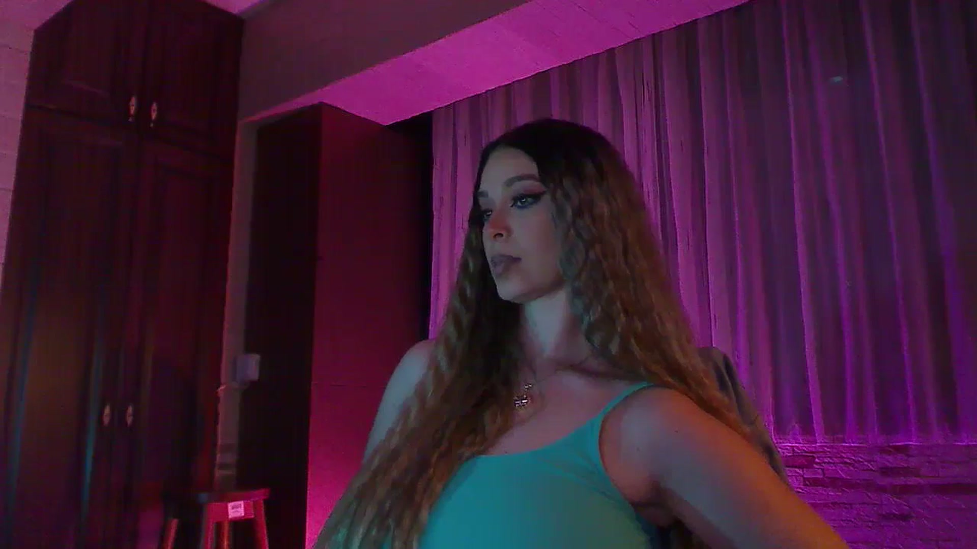 Gallery image thumbnail from No_bo_dy's myfreecams stream on, 05/23/2024, 23:21 image 16 of 20