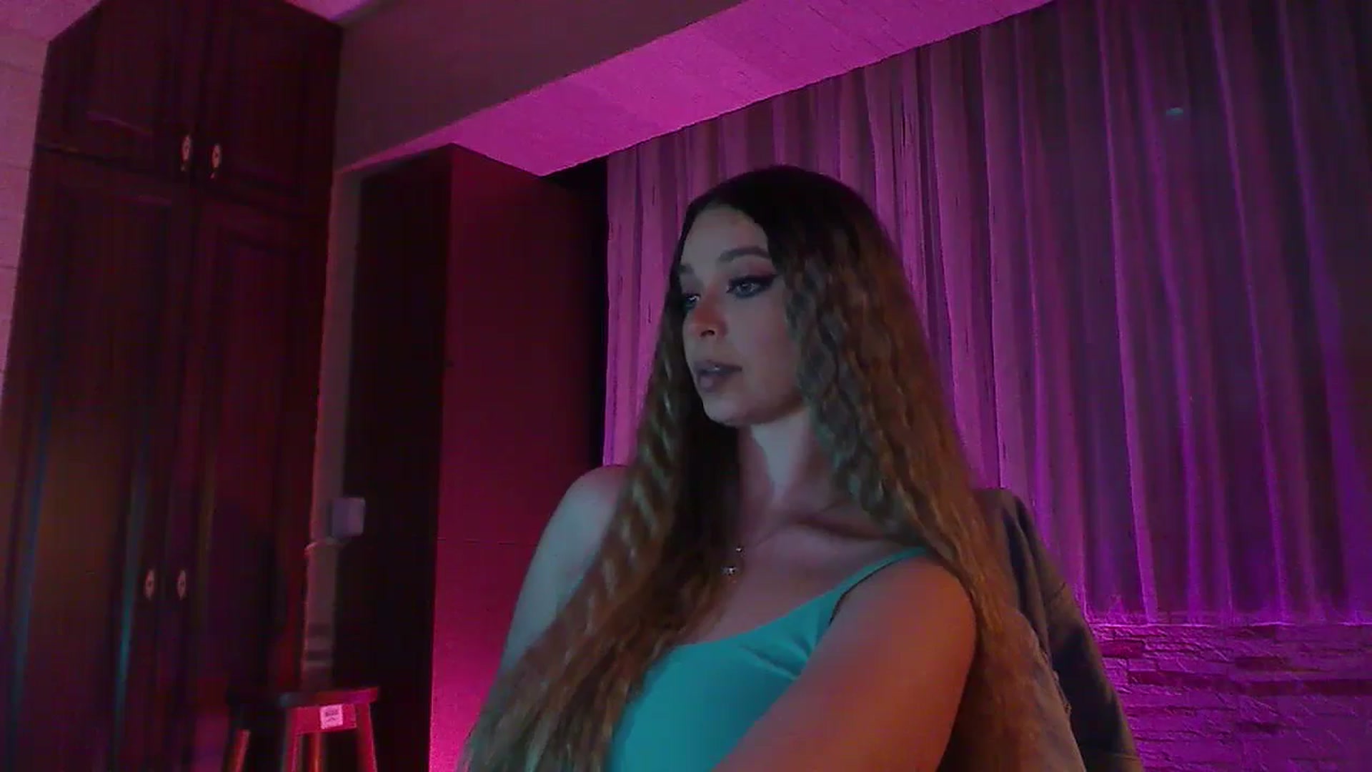 Gallery image thumbnail from No_bo_dy's myfreecams stream on, 05/23/2024, 23:21 image 18 of 20