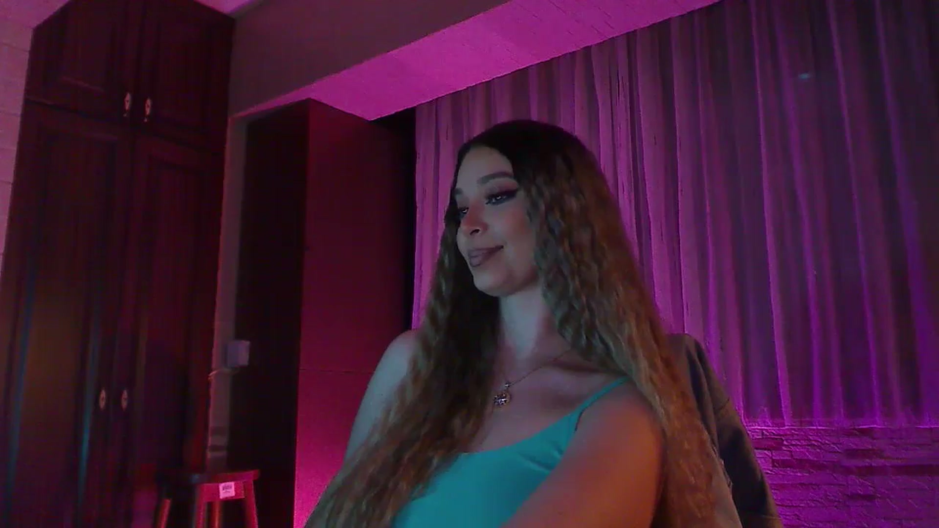 Gallery image thumbnail from No_bo_dy's myfreecams stream on, 05/23/2024, 23:21 image 17 of 20