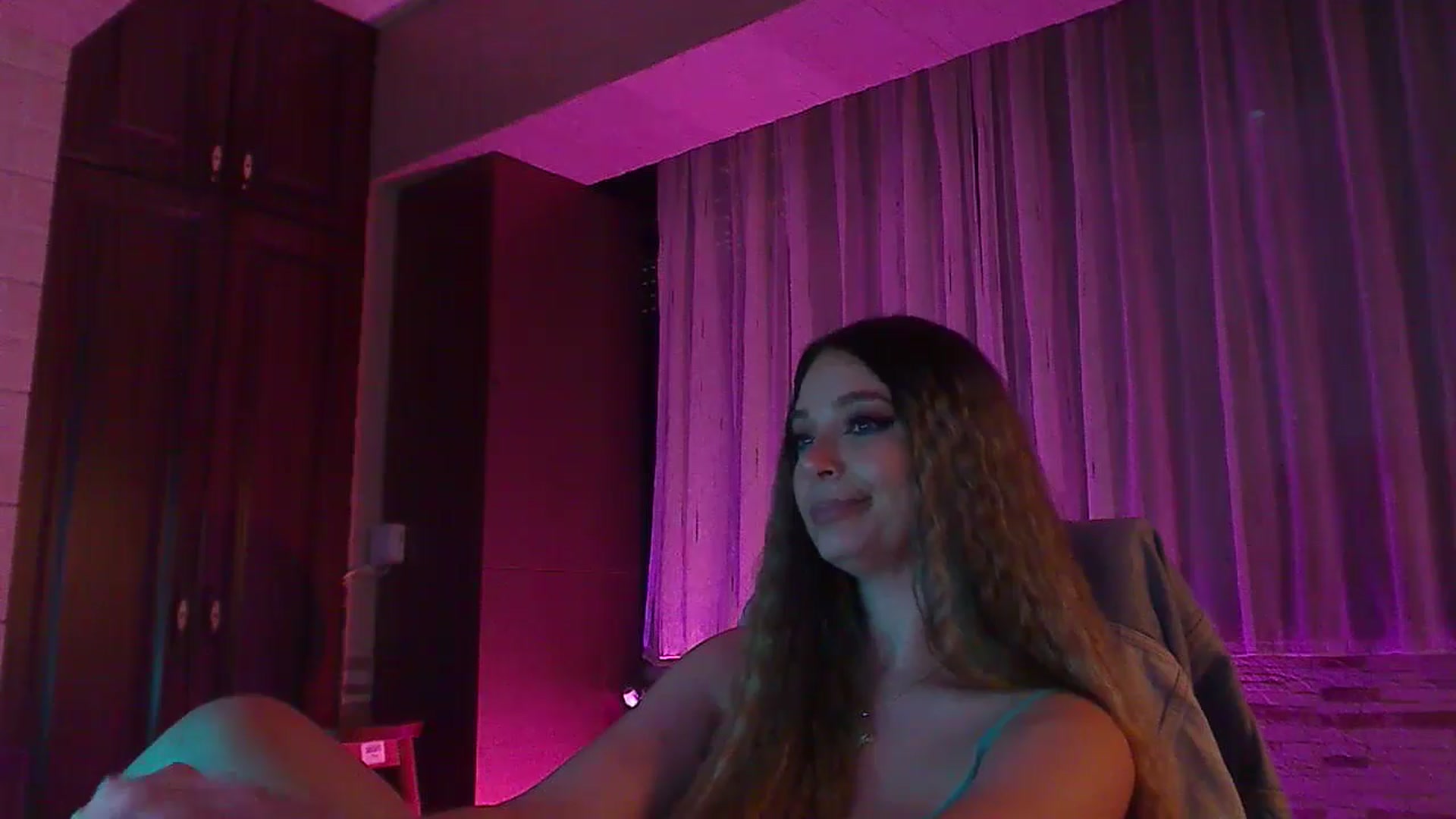 Gallery image thumbnail from No_bo_dy's myfreecams stream on, 05/24/2024, 04:06 image 4 of 20