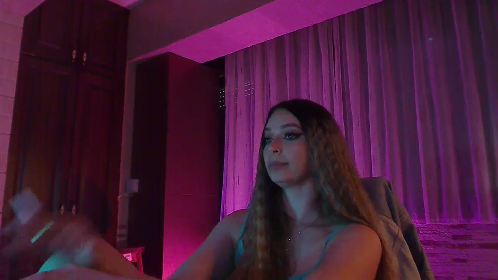 Gallery image thumbnail from No_bo_dy's myfreecams stream on, 05/24/2024, 04:06 image 15 of 20