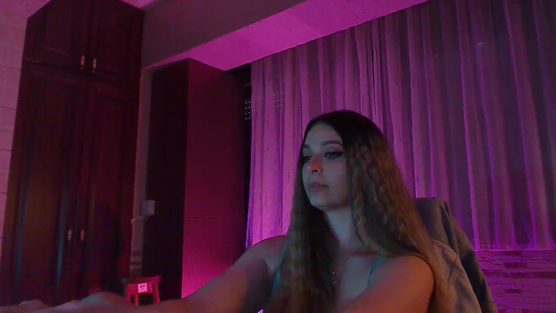 Gallery image thumbnail from No_bo_dy's myfreecams stream on, 05/24/2024, 04:06 image 11 of 20
