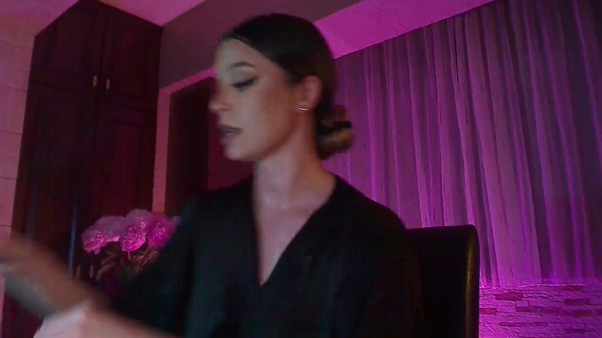Gallery image thumbnail from No_bo_dy's myfreecams stream on, 06/02/2024, 02:00 image 19 of 20