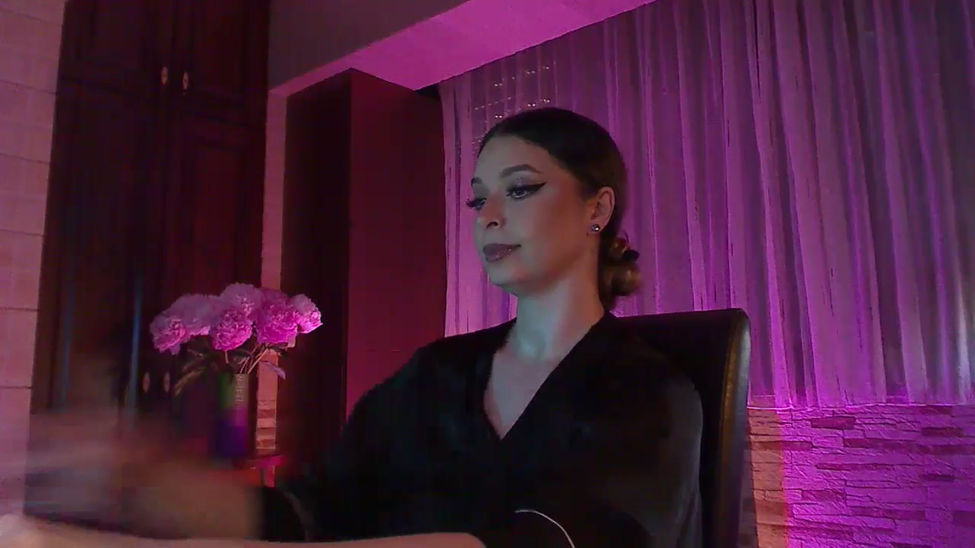 Gallery image thumbnail from No_bo_dy's myfreecams stream on, 06/02/2024, 03:23 image 12 of 20