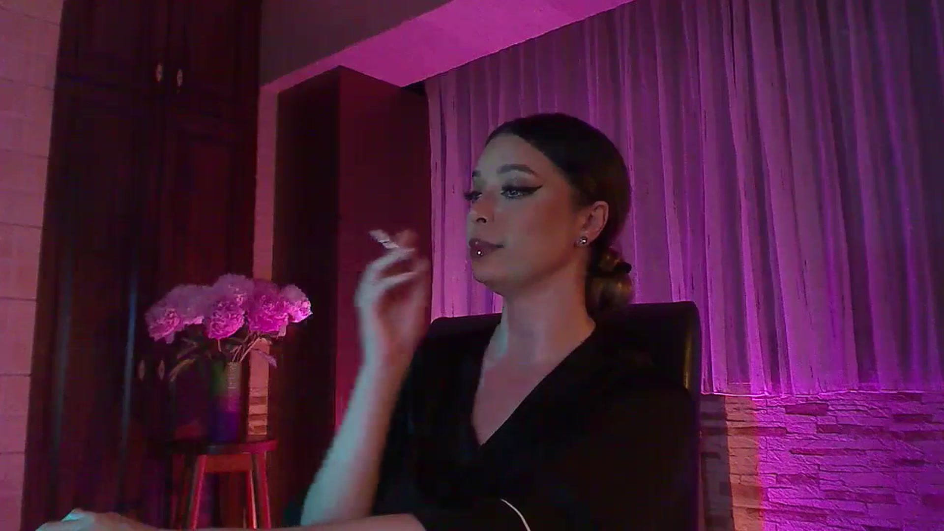 Gallery image thumbnail from No_bo_dy's myfreecams stream on, 06/02/2024, 03:23 image 3 of 20