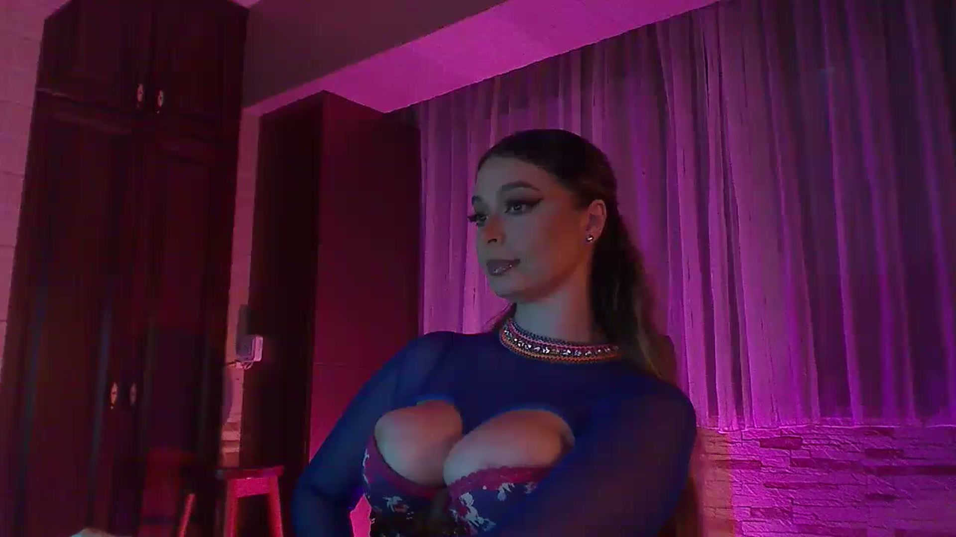 Gallery image thumbnail from No_bo_dy's myfreecams stream on, 06/06/2024, 23:47 image 15 of 20