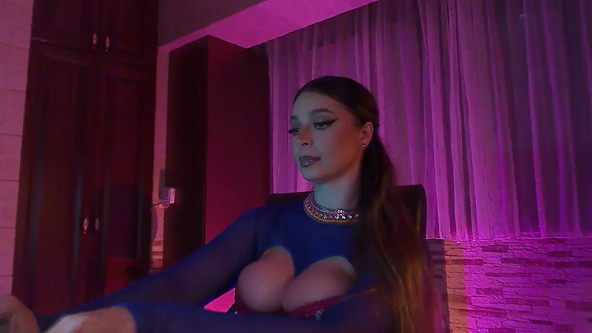 Gallery image thumbnail from No_bo_dy's myfreecams stream on, 06/07/2024, 02:22 image 1 of 20