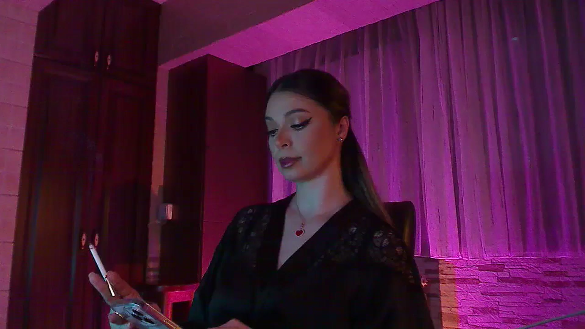 Gallery image thumbnail from No_bo_dy's myfreecams stream on, 06/10/2024, 24:03 image 12 of 20