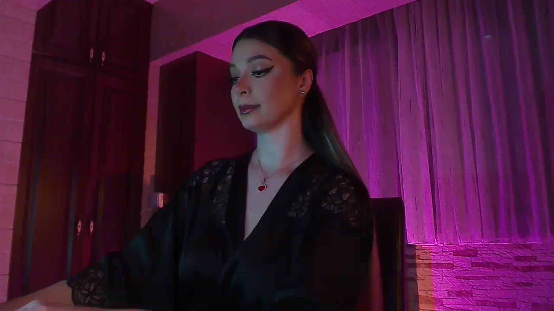 Gallery image thumbnail from No_bo_dy's myfreecams stream on, 06/10/2024, 24:03 image 1 of 20