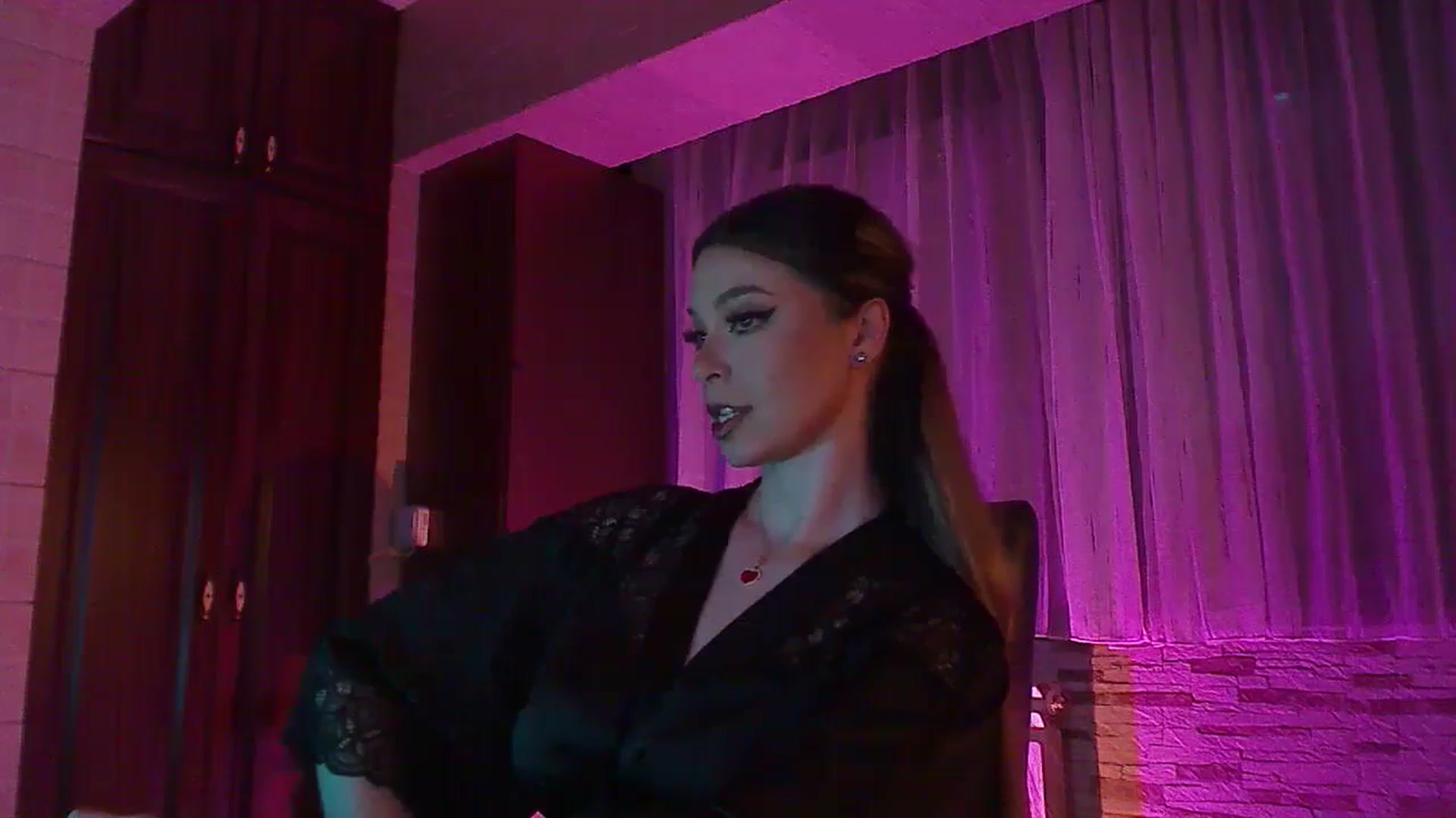 Gallery image thumbnail from No_bo_dy's myfreecams stream on, 06/10/2024, 24:03 image 19 of 20