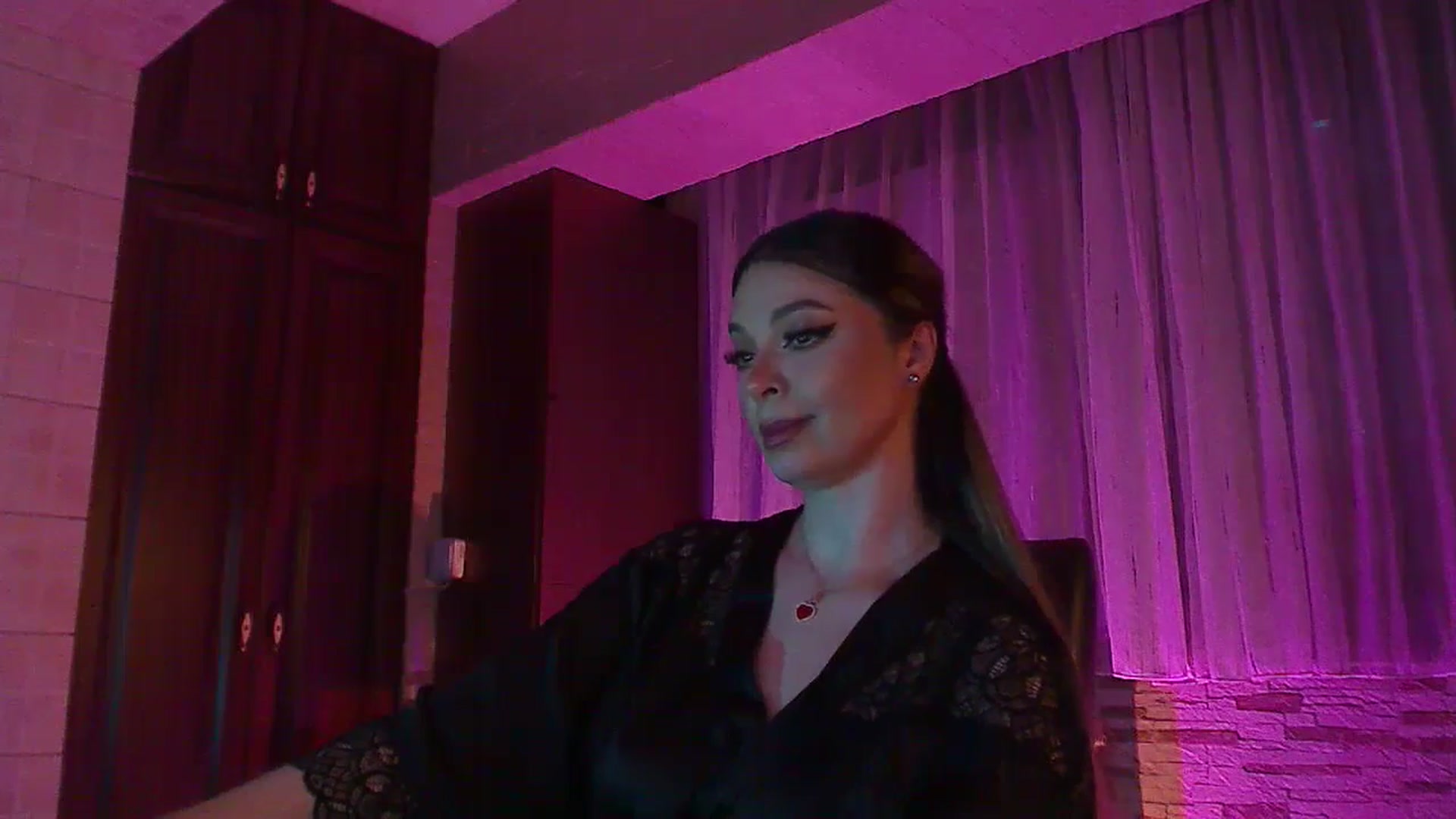 Gallery image thumbnail from No_bo_dy's myfreecams stream on, 06/10/2024, 02:27 image 11 of 20