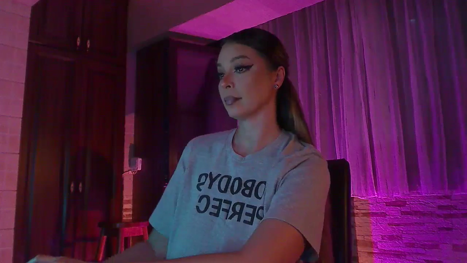 Gallery image thumbnail from No_bo_dy's myfreecams stream on, 06/16/2024, 23:56 image 2 of 20