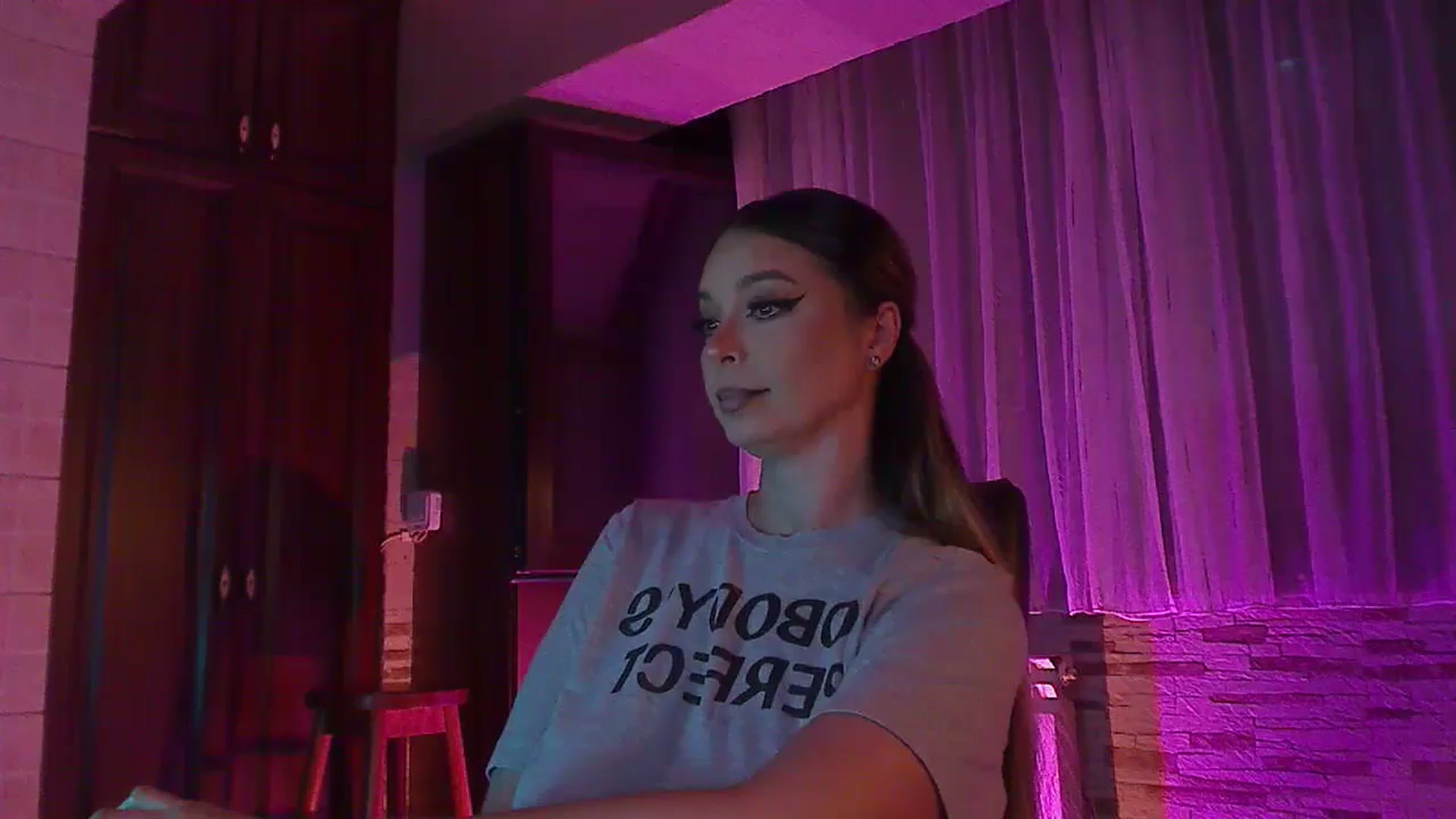 Gallery image thumbnail from No_bo_dy's myfreecams stream on, 06/16/2024, 23:56 image 15 of 20