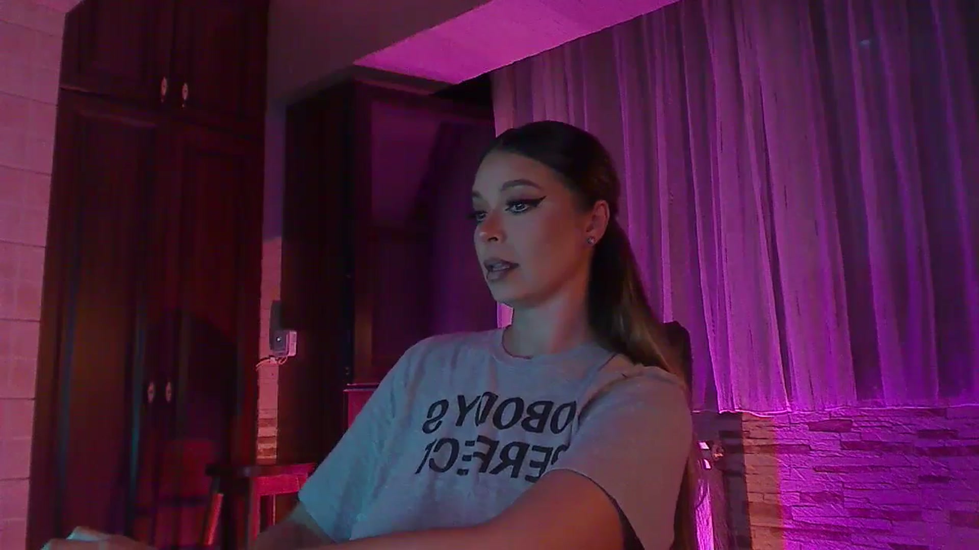 Gallery image thumbnail from No_bo_dy's myfreecams stream on, 06/16/2024, 23:56 image 13 of 20