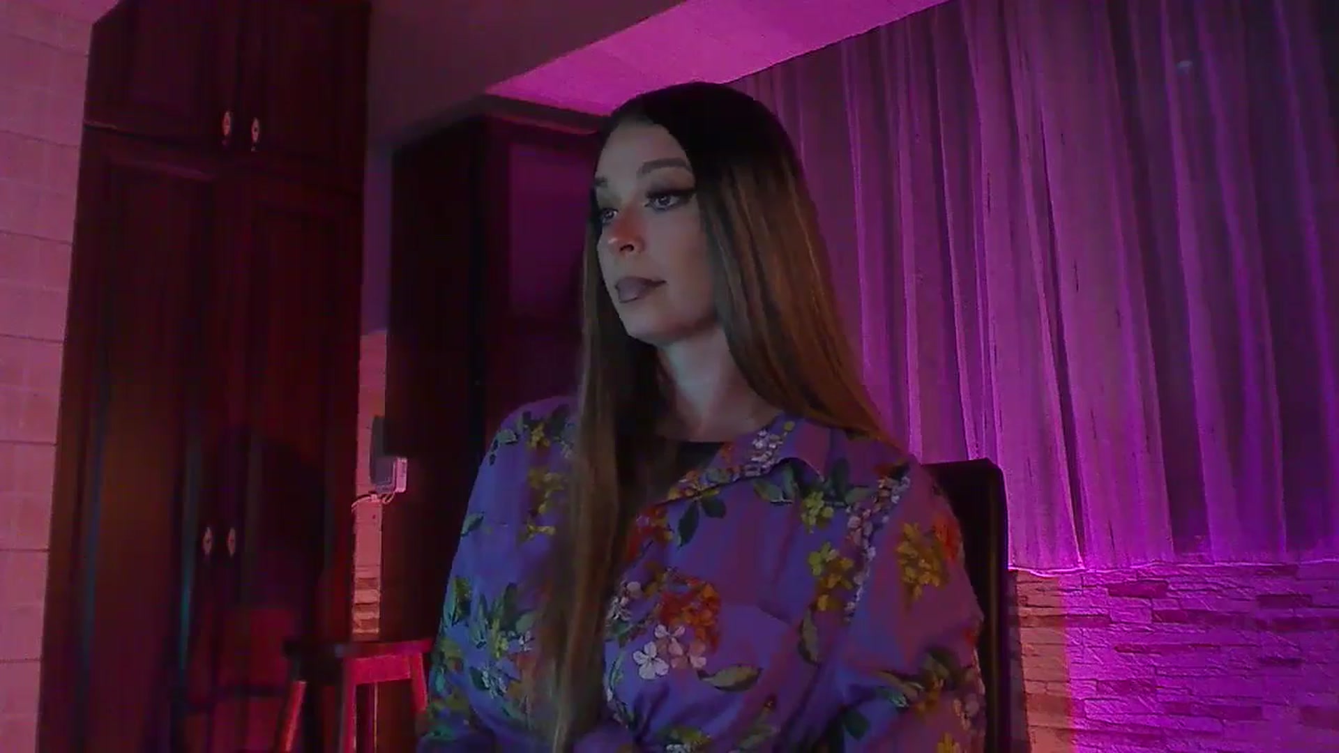 Gallery image thumbnail from No_bo_dy's myfreecams stream on, 06/17/2024, 01:01 image 4 of 20