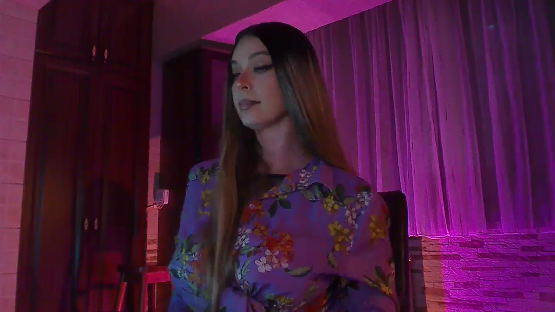 Gallery image thumbnail from No_bo_dy's myfreecams stream on, 06/17/2024, 01:01 image 5 of 20