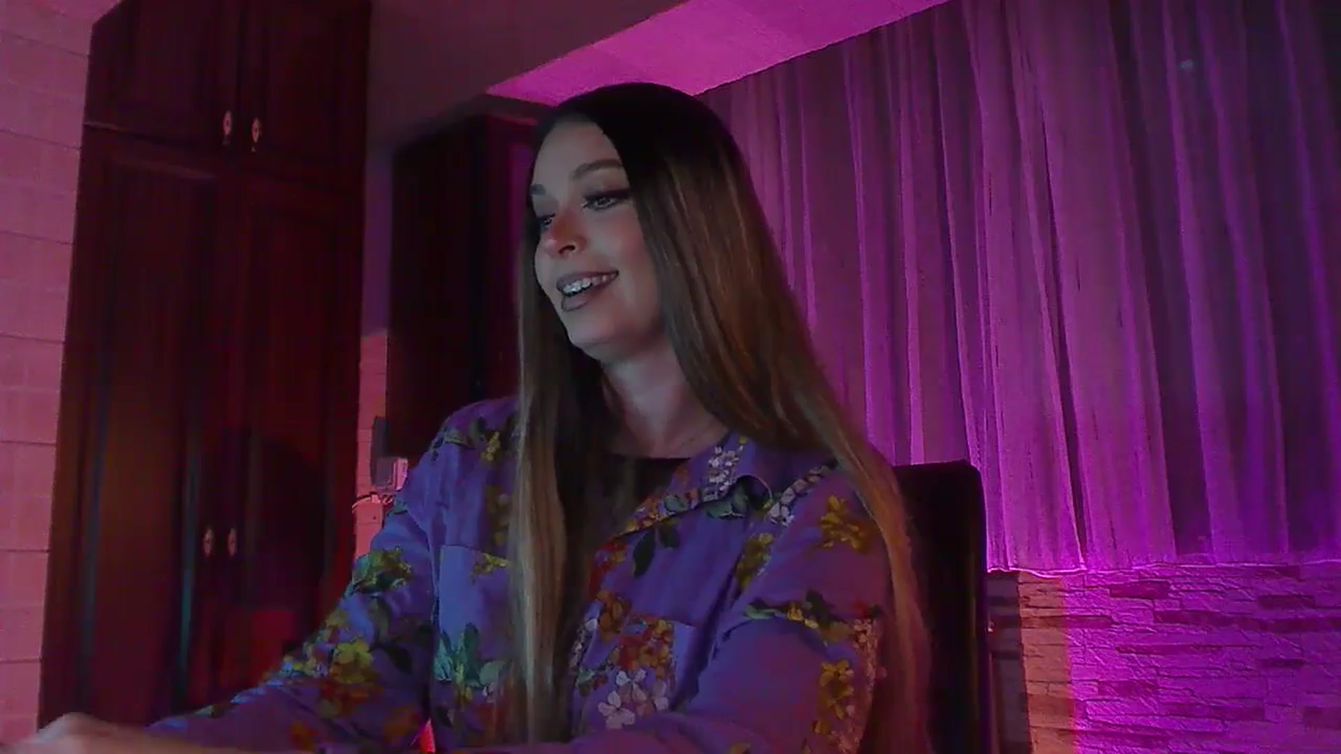 Gallery image thumbnail from No_bo_dy's myfreecams stream on, 06/17/2024, 01:01 image 7 of 20