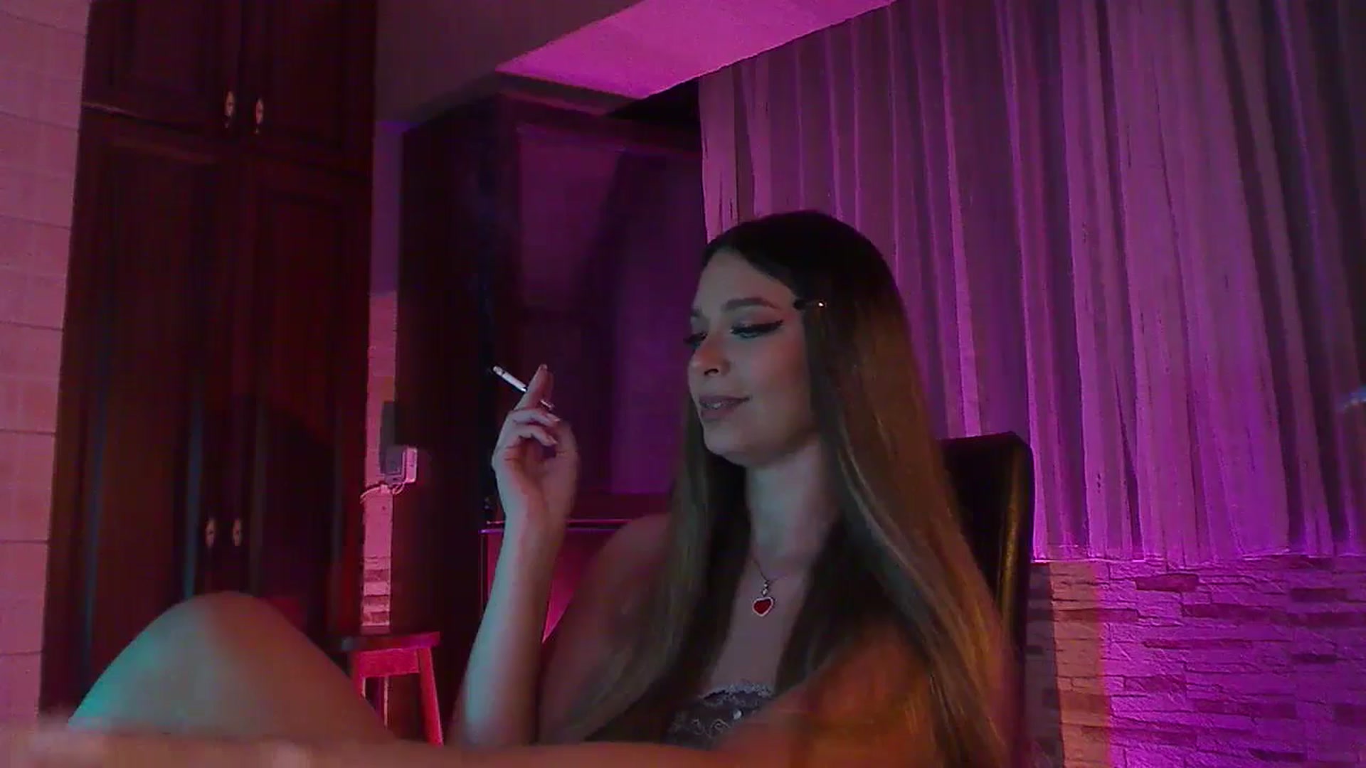 Gallery image thumbnail from No_bo_dy's myfreecams stream on, 06/19/2024, 03:29 image 5 of 20