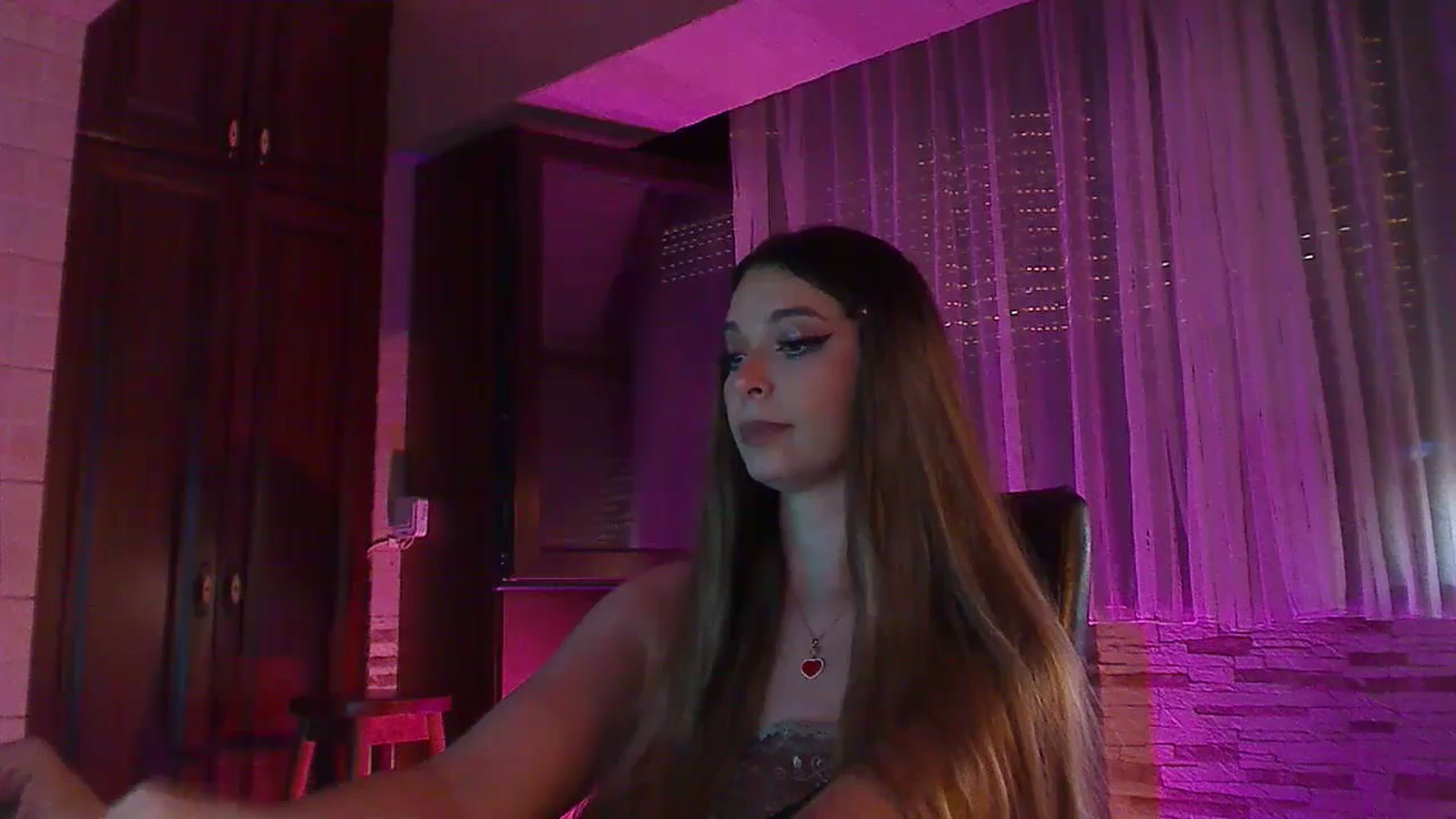 Gallery image thumbnail from No_bo_dy's myfreecams stream on, 06/19/2024, 03:29 image 15 of 20