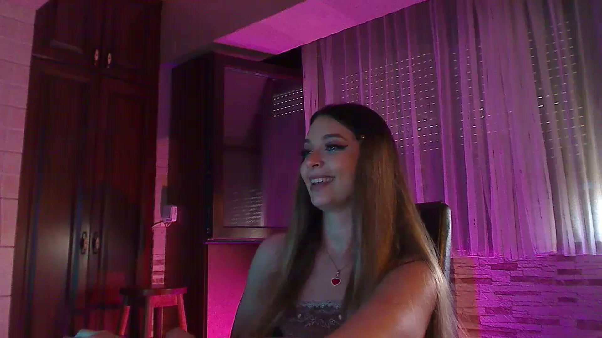 Gallery image thumbnail from No_bo_dy's myfreecams stream on, 06/19/2024, 03:29 image 20 of 20
