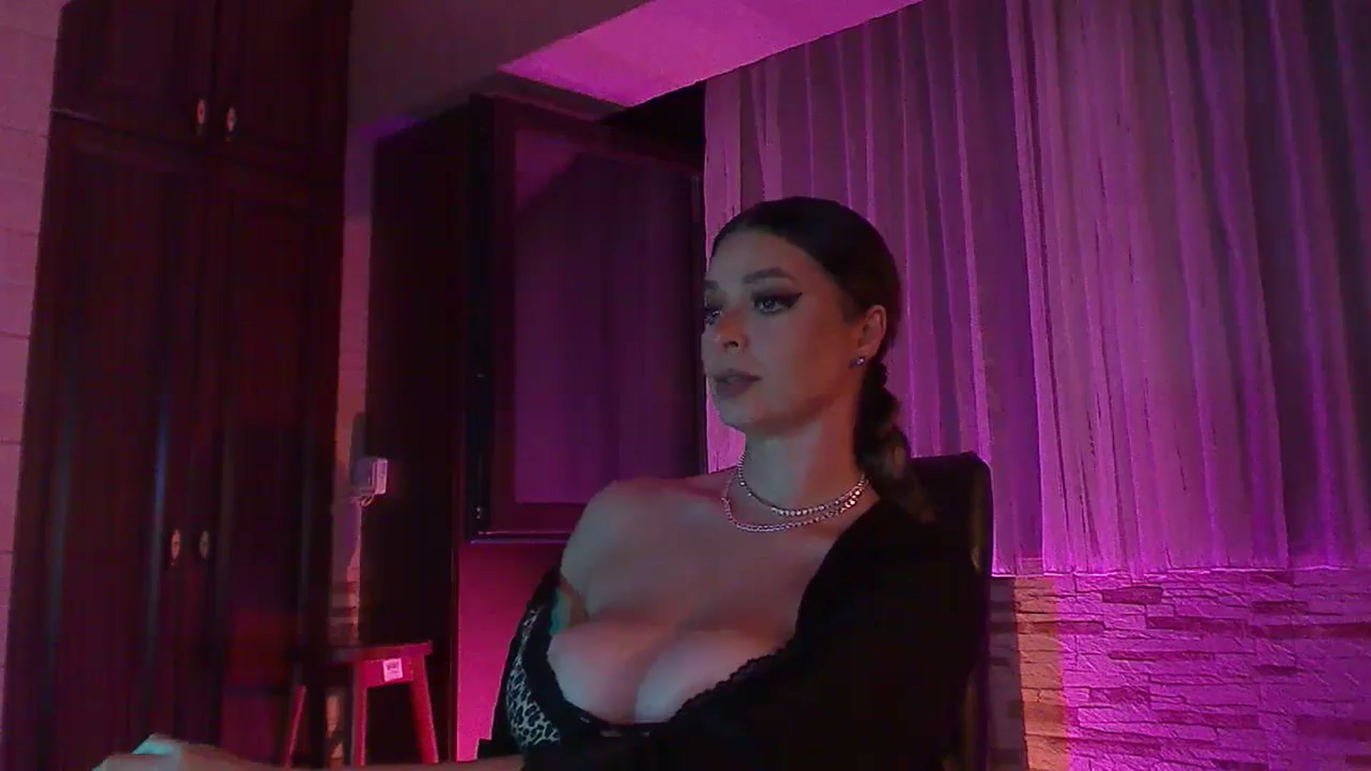 Gallery image thumbnail from No_bo_dy's myfreecams stream on, 06/22/2024, 01:53 image 20 of 20