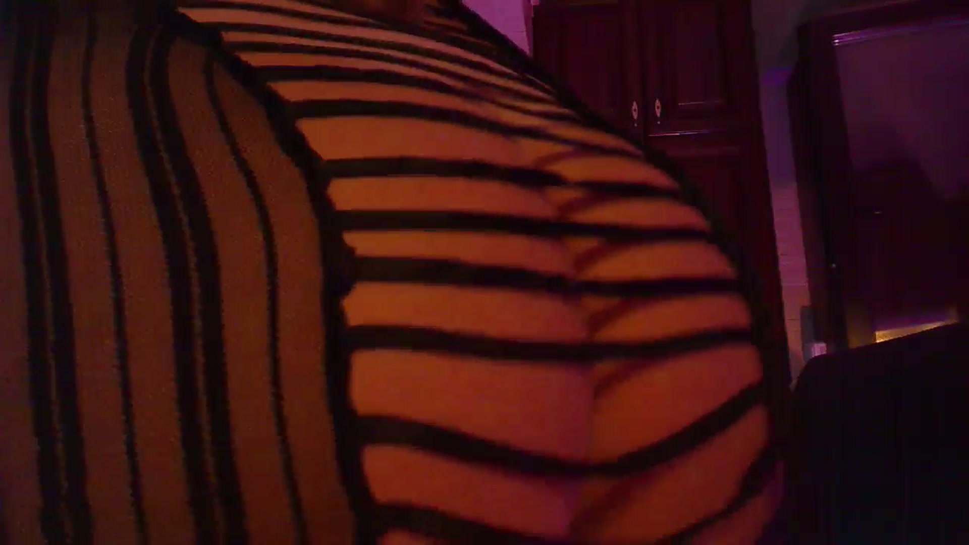 Gallery image thumbnail from No_bo_dy's myfreecams stream on, 06/23/2024, 02:32 image 7 of 20