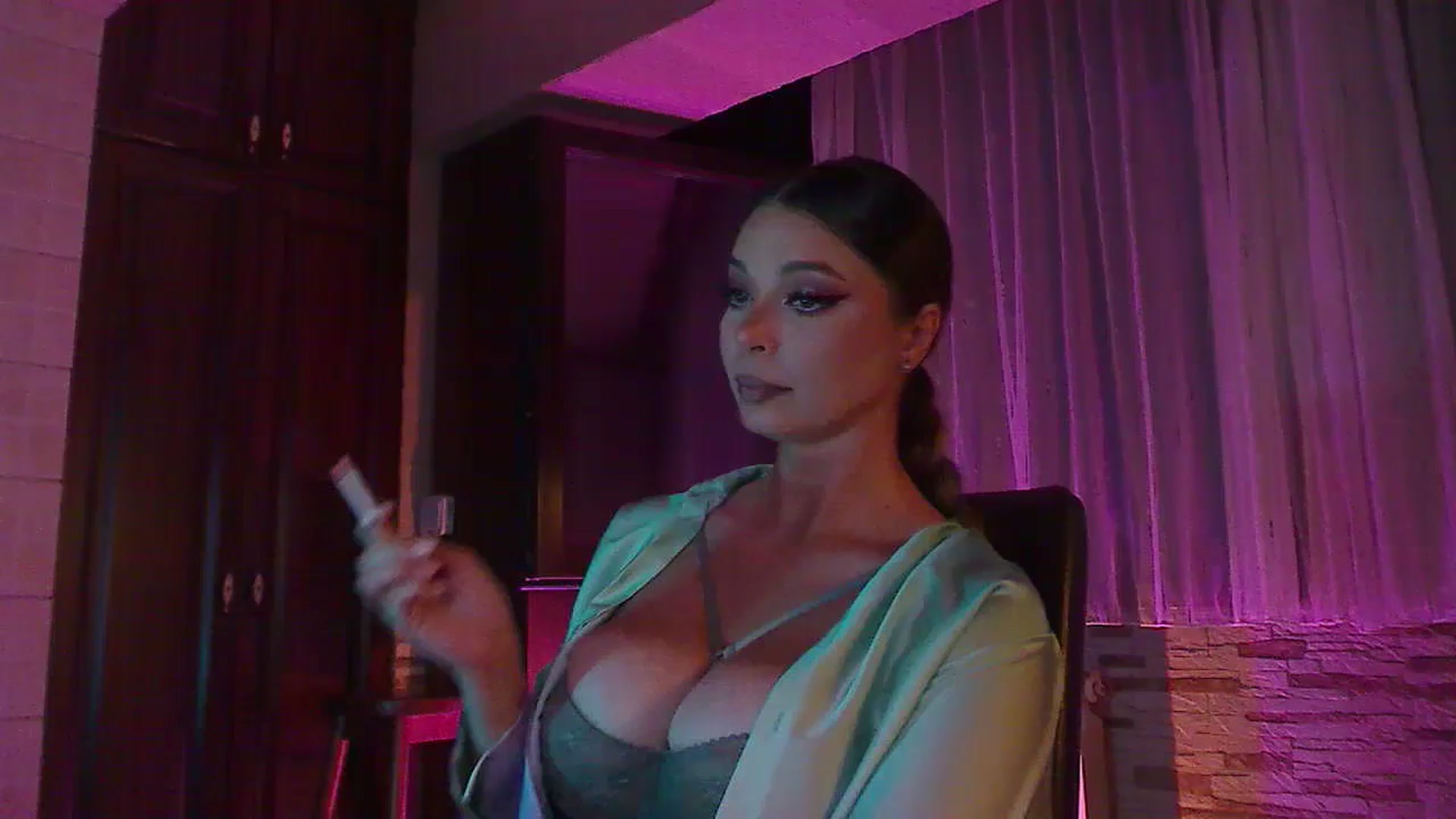 Gallery image thumbnail from No_bo_dy's myfreecams stream on, 07/02/2024, 02:13 image 18 of 20