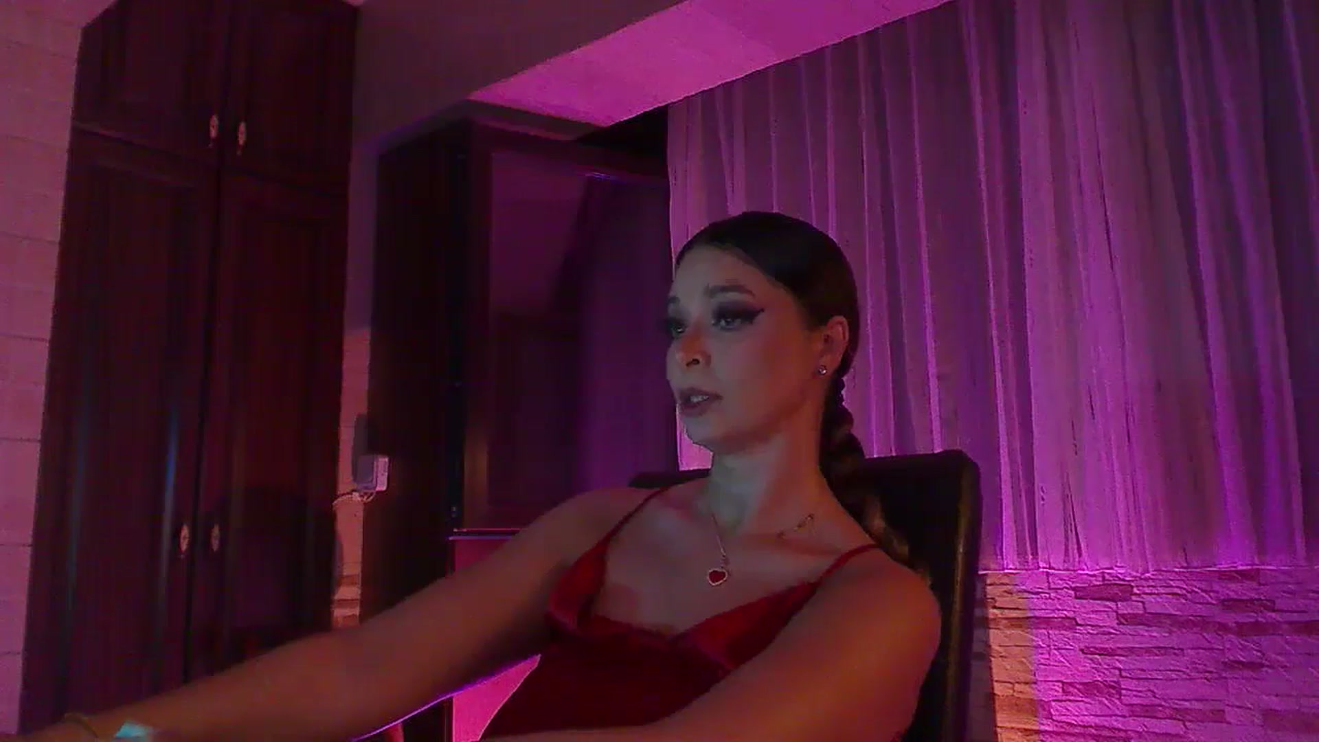 Gallery image thumbnail from No_bo_dy's myfreecams stream on, 07/09/2024, 24:57 image 12 of 20