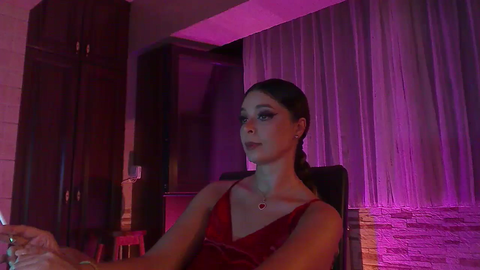 Gallery image thumbnail from No_bo_dy's myfreecams stream on, 07/09/2024, 24:57 image 16 of 20