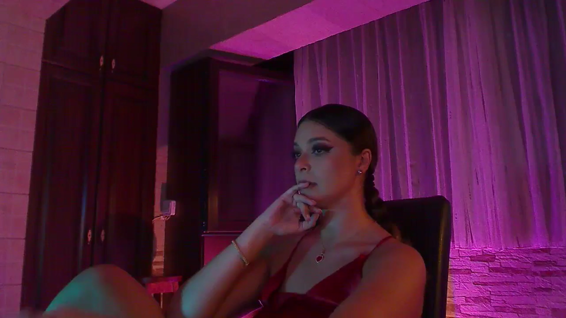 Gallery image thumbnail from No_bo_dy's myfreecams stream on, 07/09/2024, 02:39 image 13 of 20
