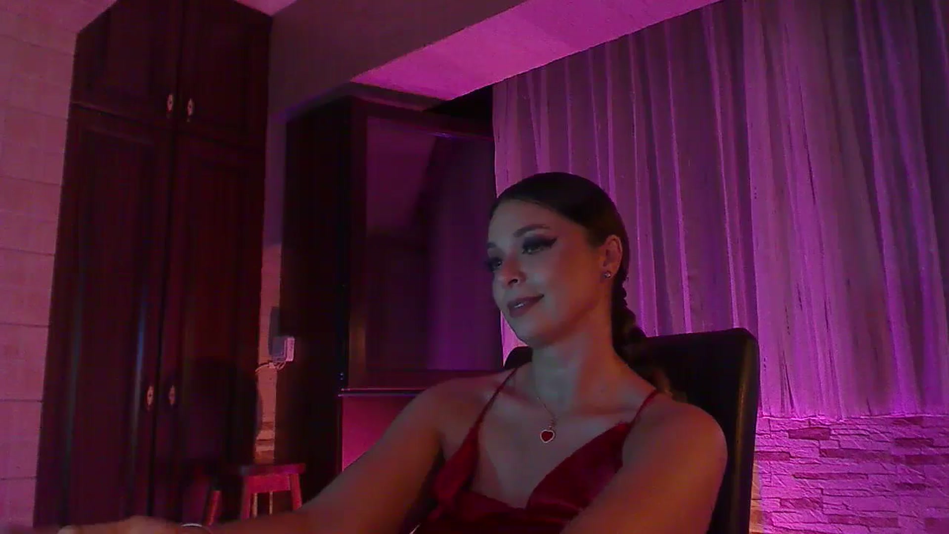 Gallery image thumbnail from No_bo_dy's myfreecams stream on, 07/09/2024, 02:39 image 15 of 20