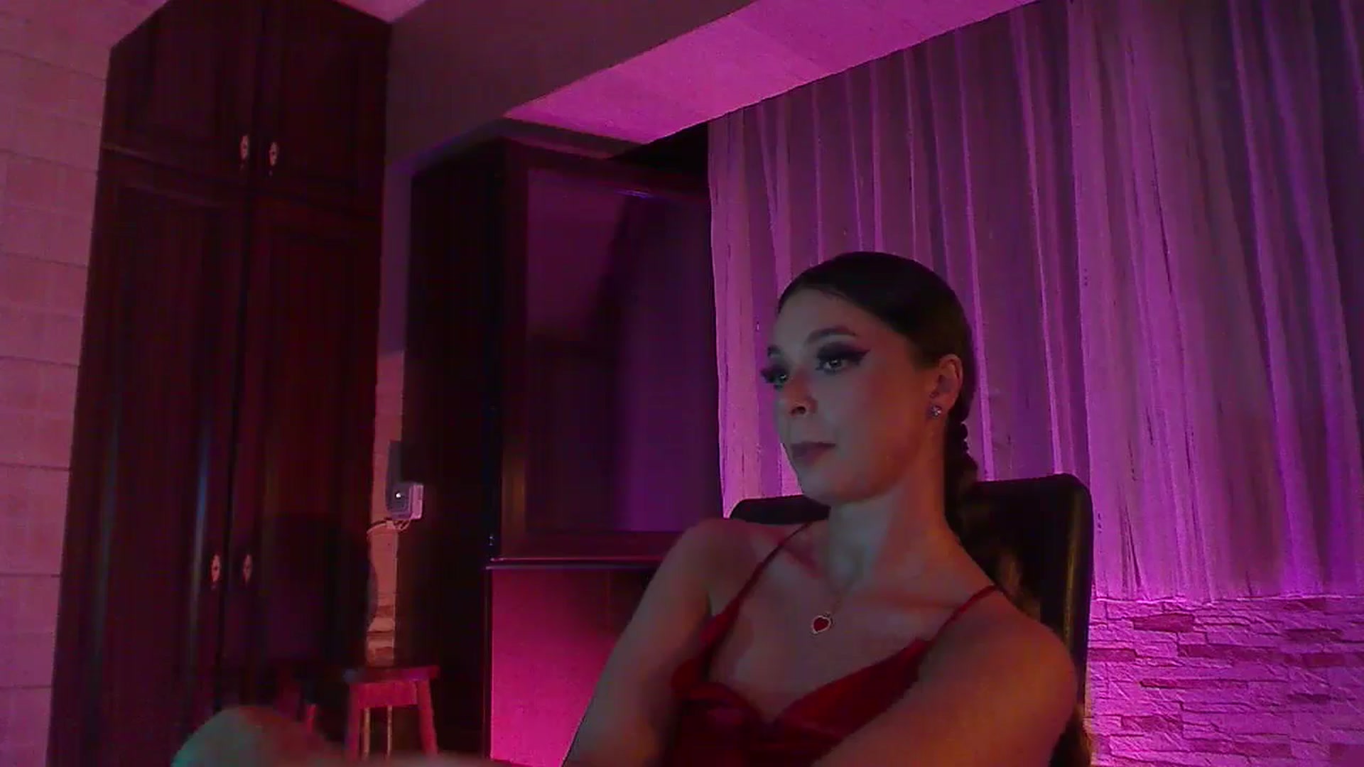 Gallery image thumbnail from No_bo_dy's myfreecams stream on, 07/09/2024, 02:39 image 7 of 20