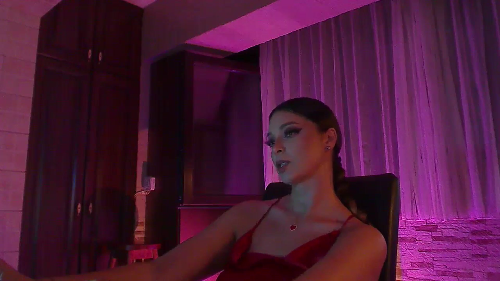Gallery image thumbnail from No_bo_dy's myfreecams stream on, 07/09/2024, 02:39 image 17 of 20