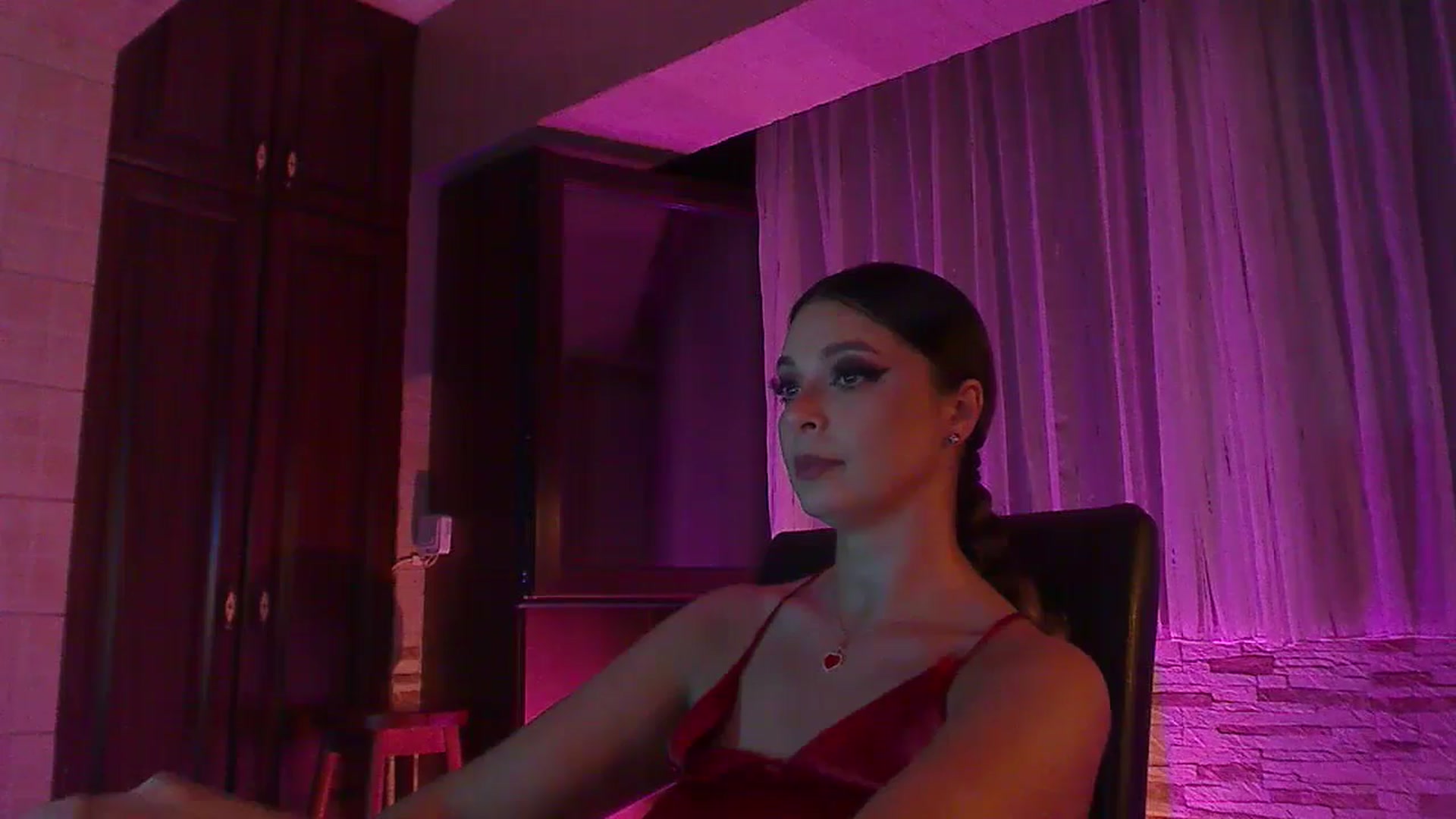 Gallery image thumbnail from No_bo_dy's myfreecams stream on, 07/09/2024, 02:39 image 12 of 20