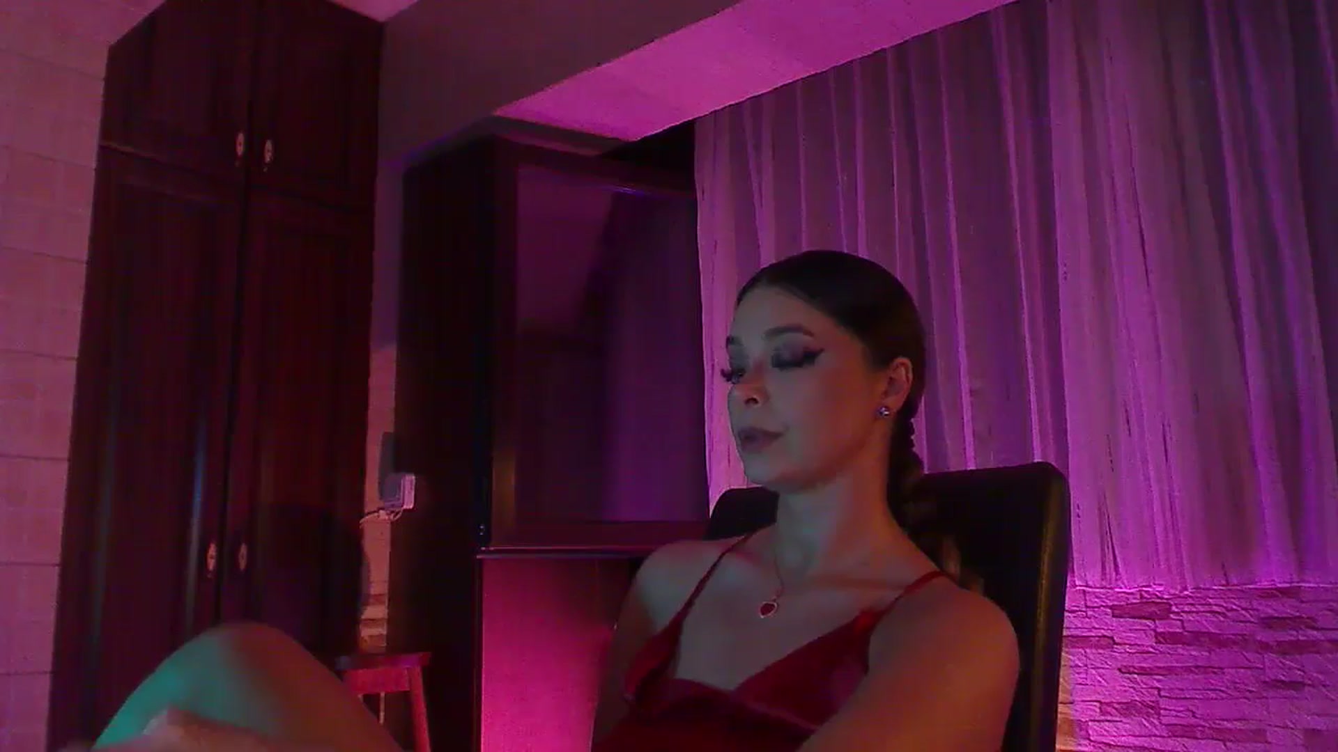 Gallery image thumbnail from No_bo_dy's myfreecams stream on, 07/09/2024, 02:39 image 14 of 20