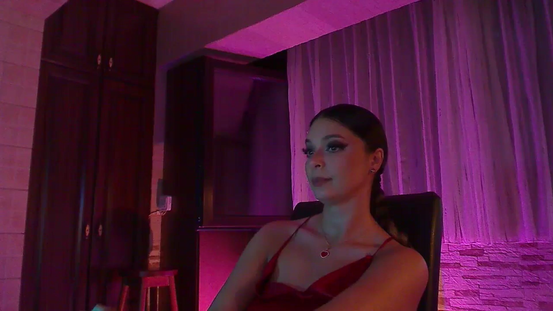 Gallery image thumbnail from No_bo_dy's myfreecams stream on, 07/09/2024, 02:39 image 16 of 20