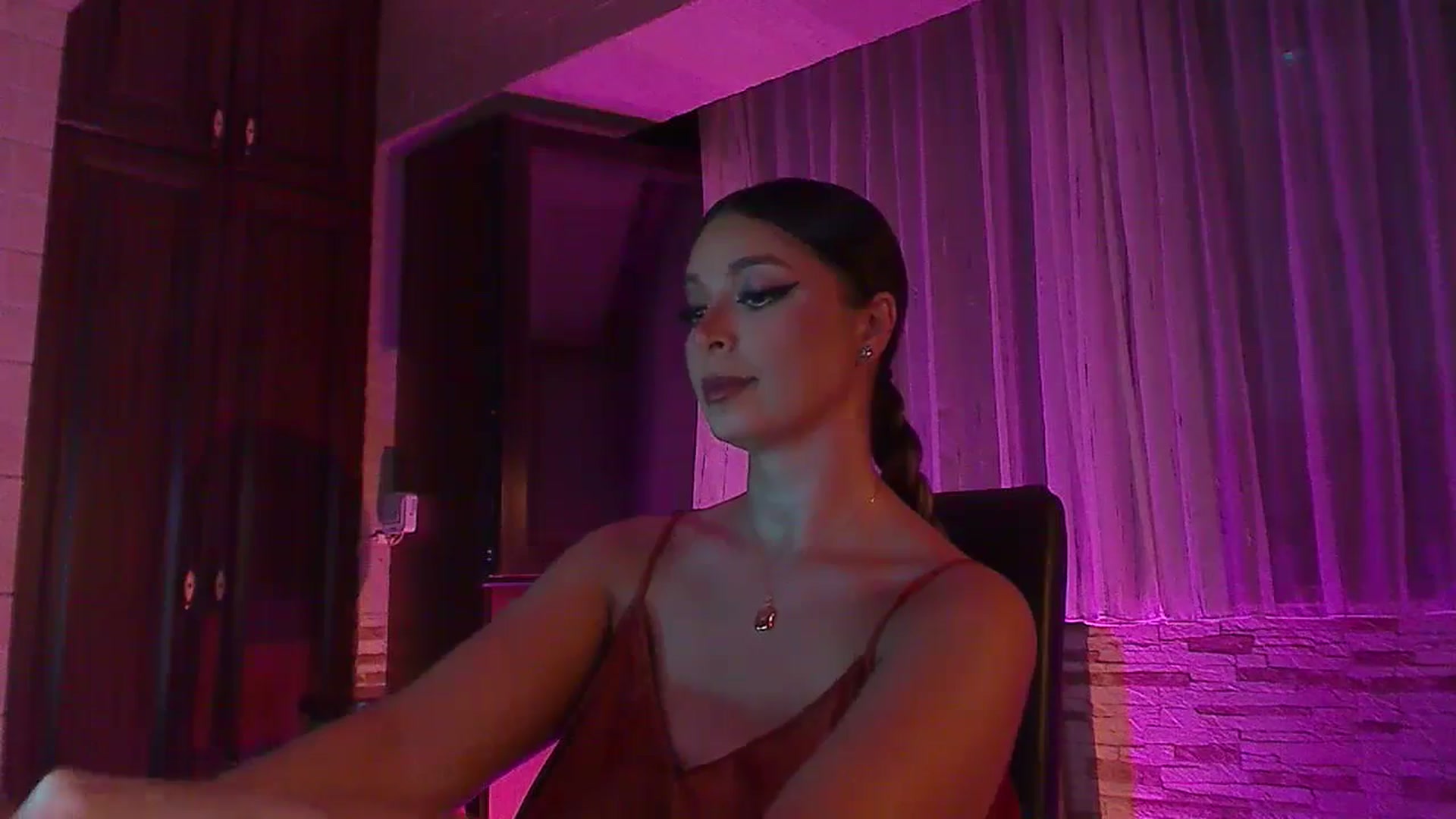 Gallery image thumbnail from No_bo_dy's myfreecams stream on, 07/17/2024, 23:41 image 16 of 20