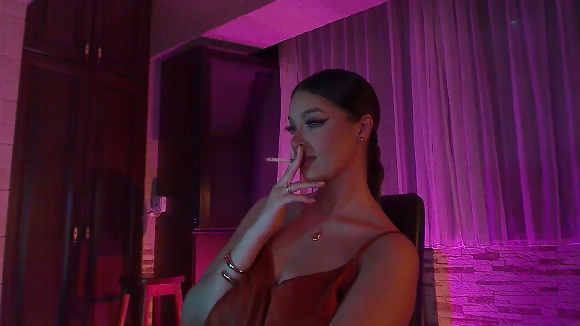 Gallery image thumbnail from No_bo_dy's myfreecams stream on, 07/17/2024, 23:41 image 15 of 20
