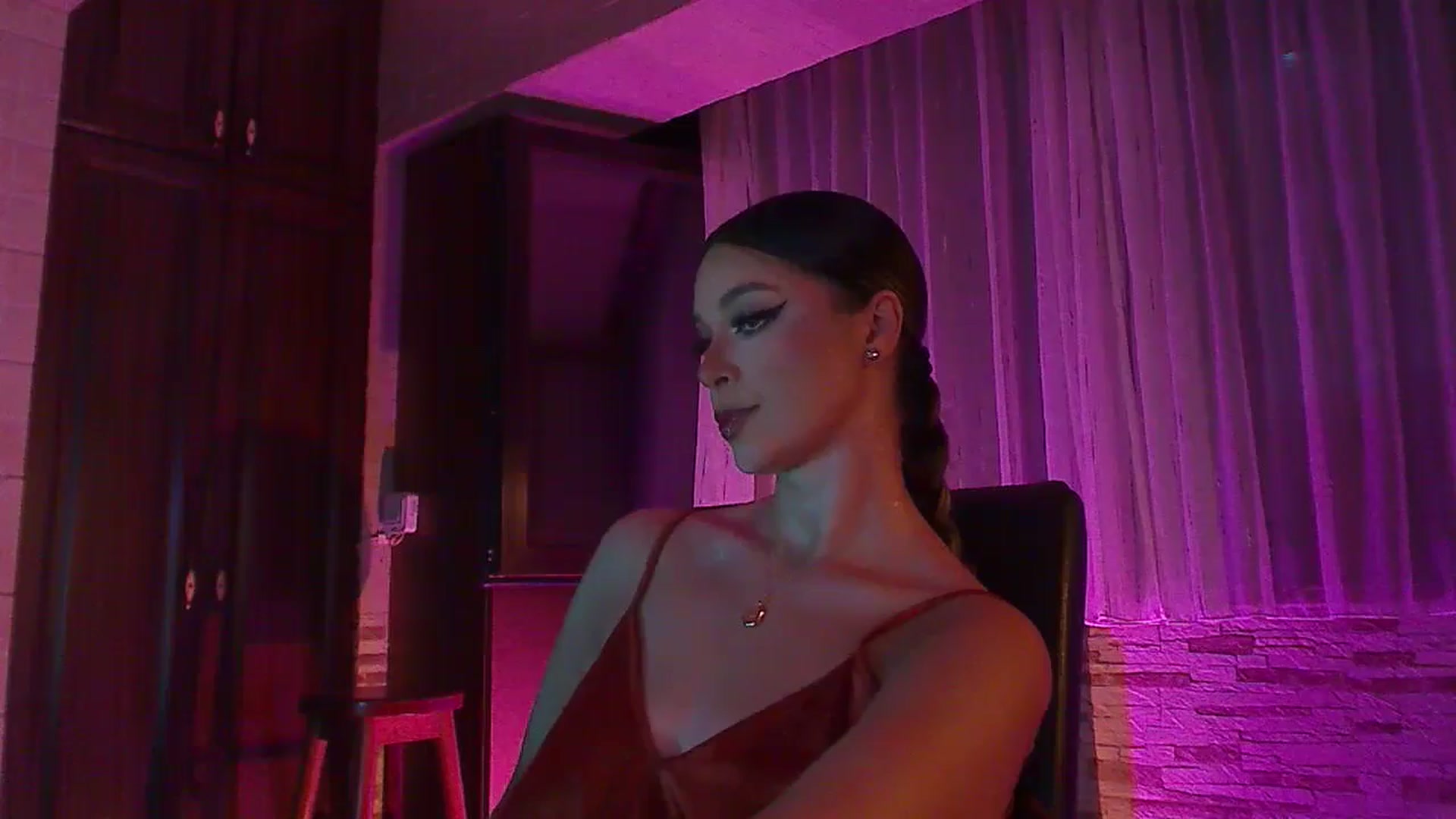 Gallery image thumbnail from No_bo_dy's myfreecams stream on, 07/17/2024, 23:41 image 1 of 20