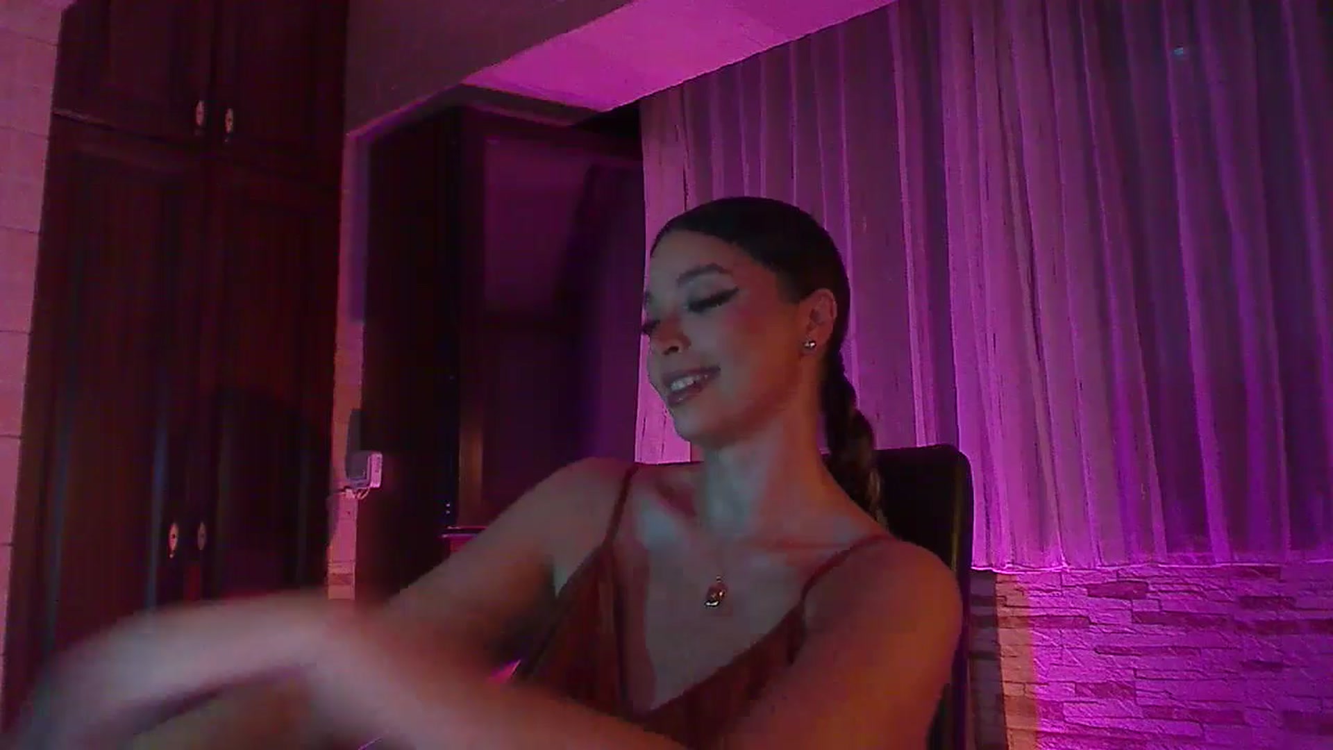 Gallery image thumbnail from No_bo_dy's myfreecams stream on, 07/17/2024, 23:41 image 11 of 20
