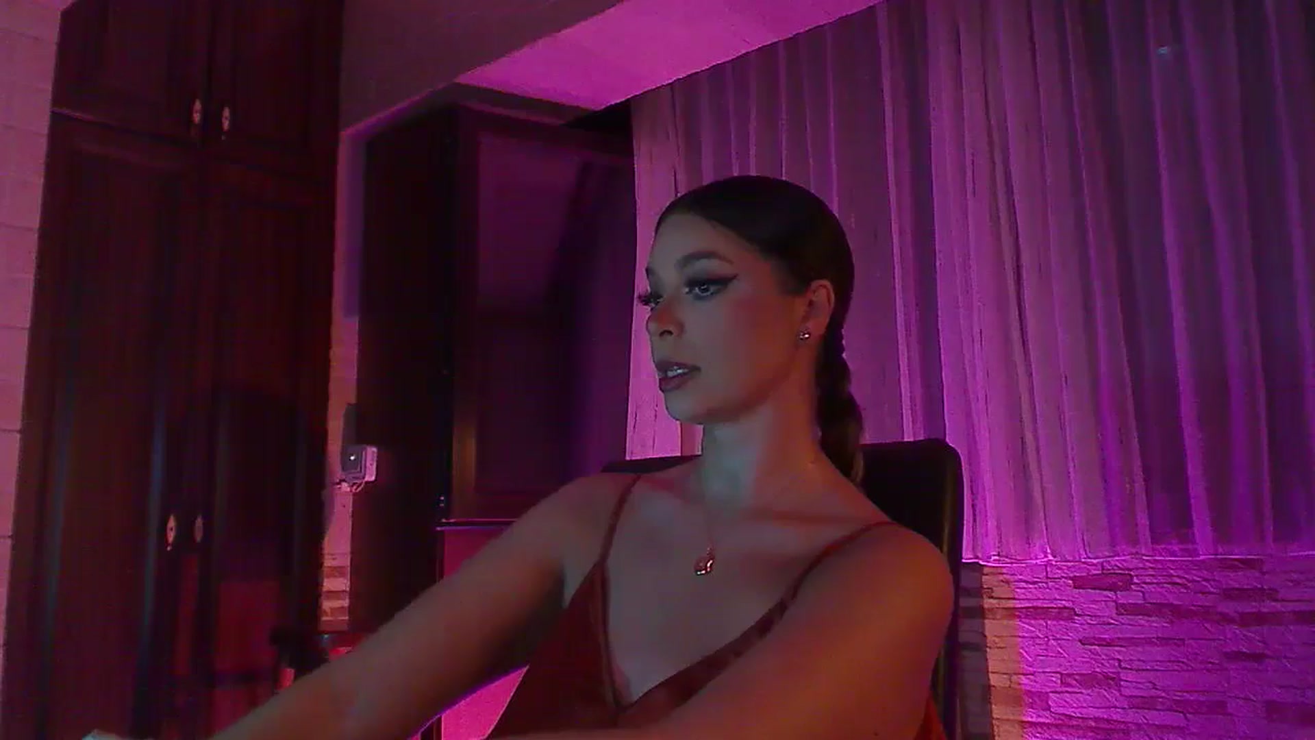 Gallery image thumbnail from No_bo_dy's myfreecams stream on, 07/17/2024, 23:41 image 20 of 20