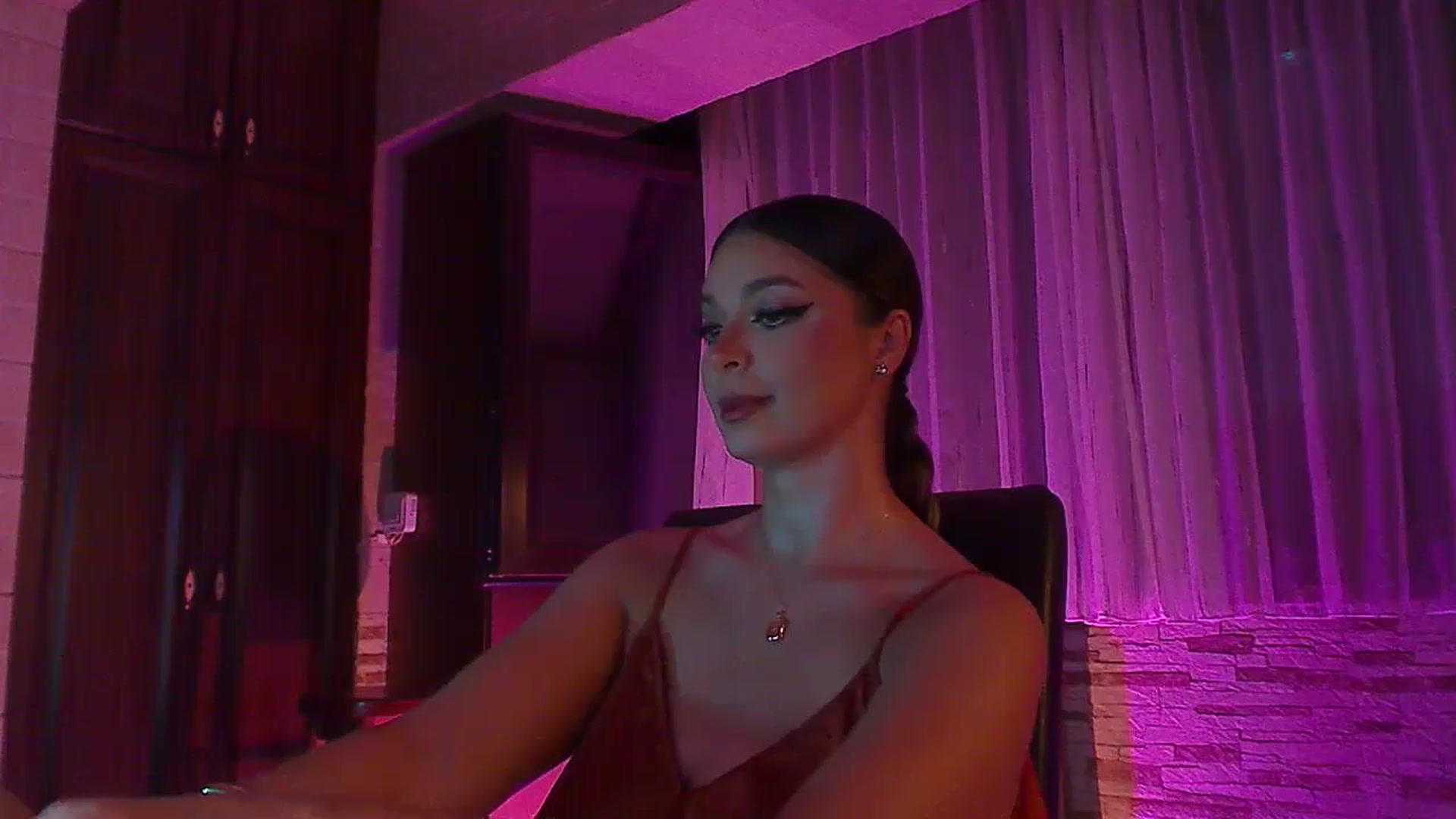 Gallery image thumbnail from No_bo_dy's myfreecams stream on, 07/17/2024, 23:41 image 19 of 20