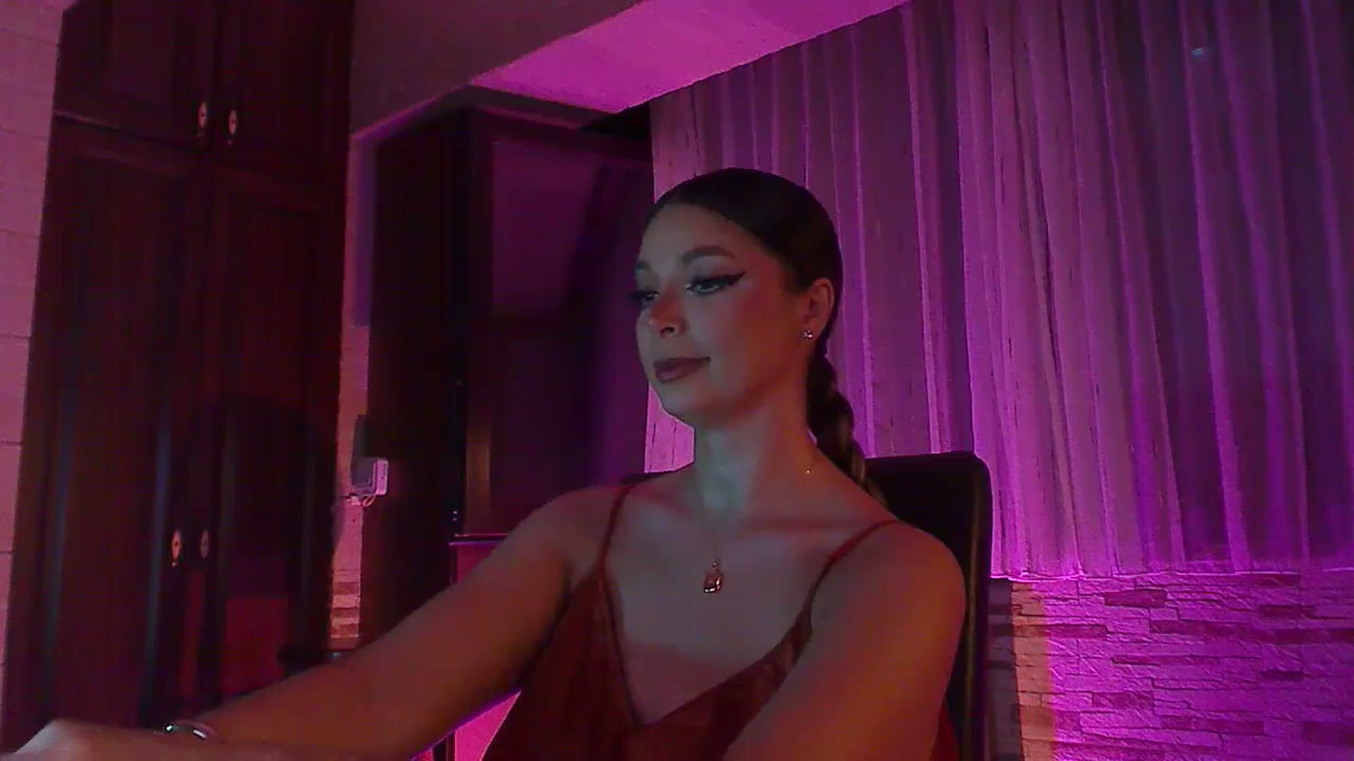 Gallery image thumbnail from No_bo_dy's myfreecams stream on, 07/17/2024, 23:41 image 17 of 20