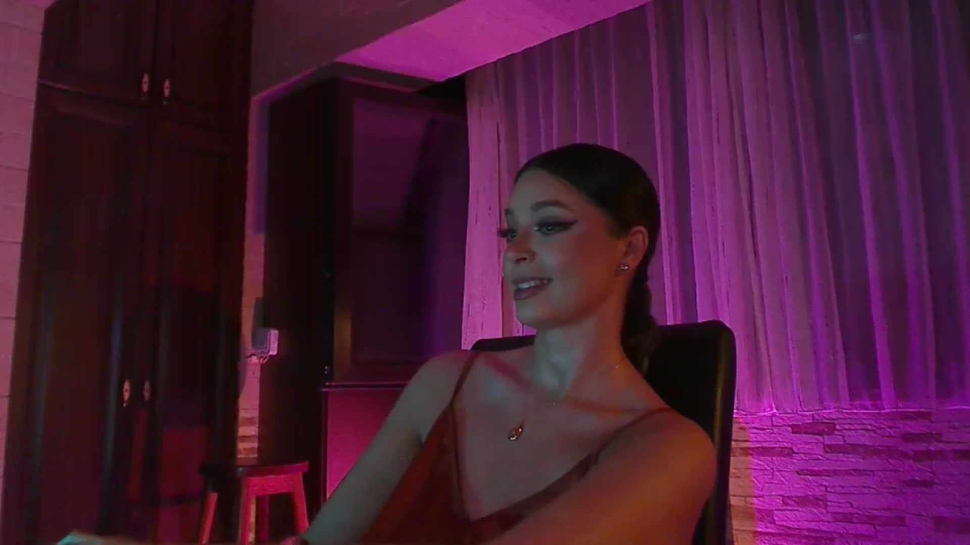 Gallery image thumbnail from No_bo_dy's myfreecams stream on, 07/18/2024, 02:44 image 8 of 20