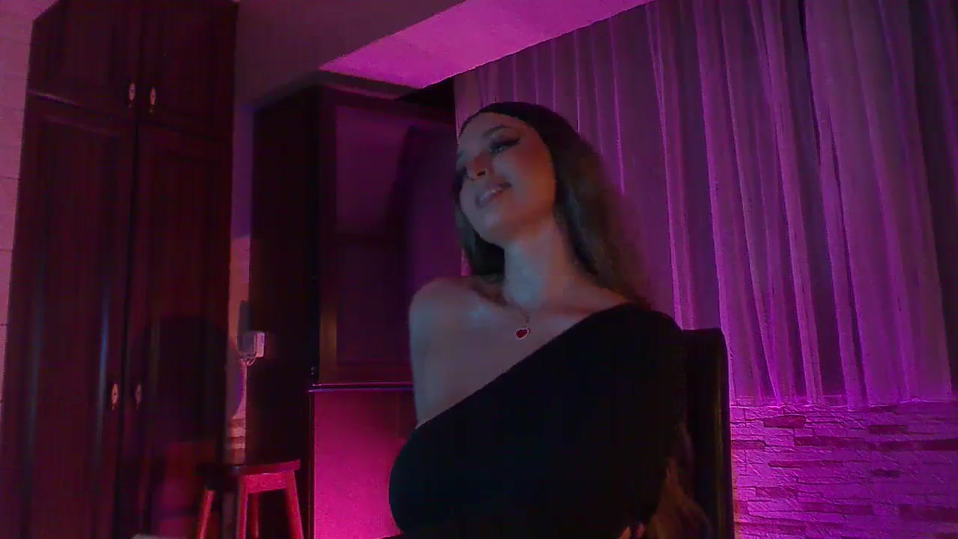 Gallery image thumbnail from No_bo_dy's myfreecams stream on, 07/21/2024, 23:09 image 11 of 20
