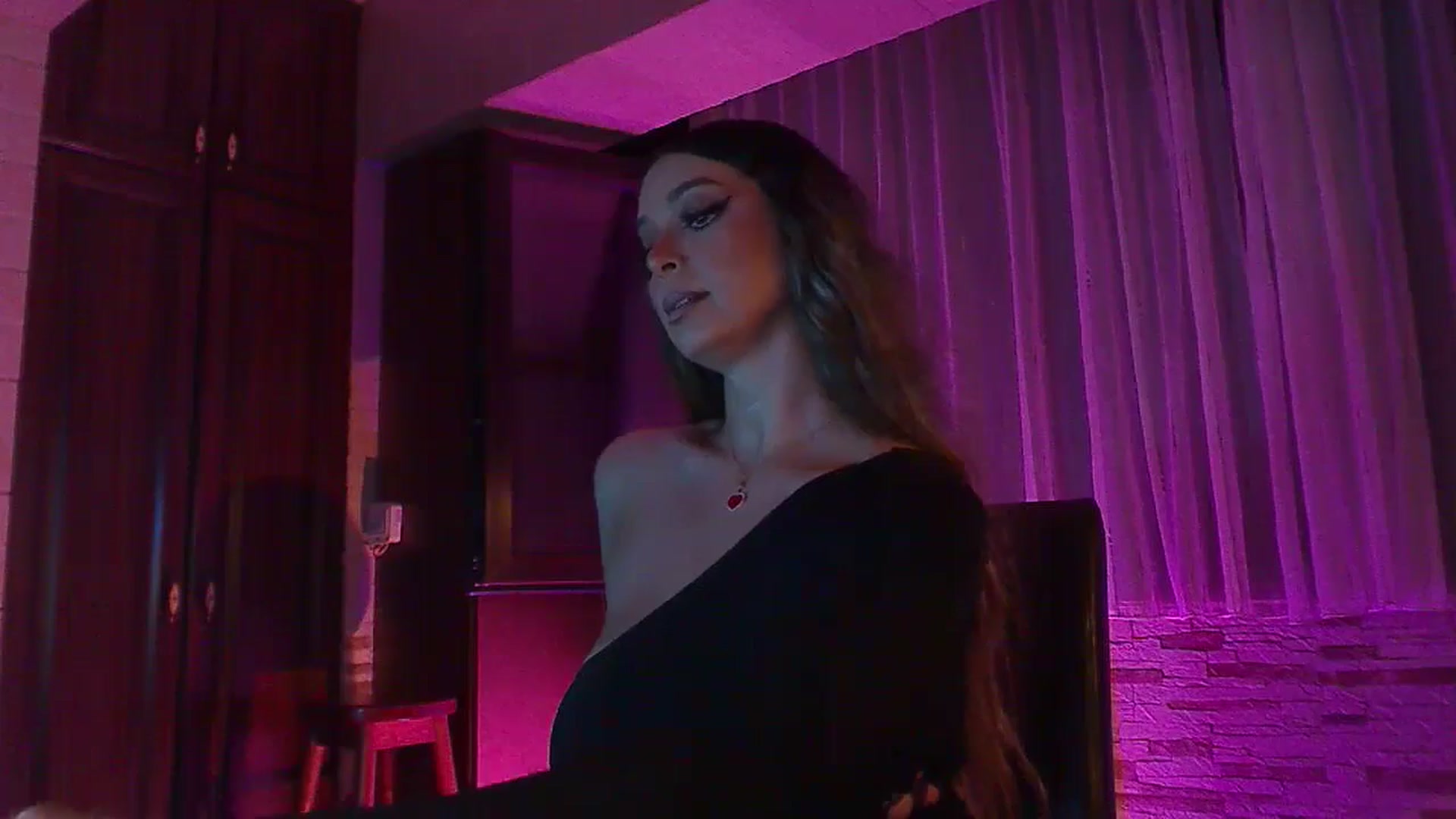 Gallery image thumbnail from No_bo_dy's myfreecams stream on, 07/21/2024, 23:09 image 15 of 20