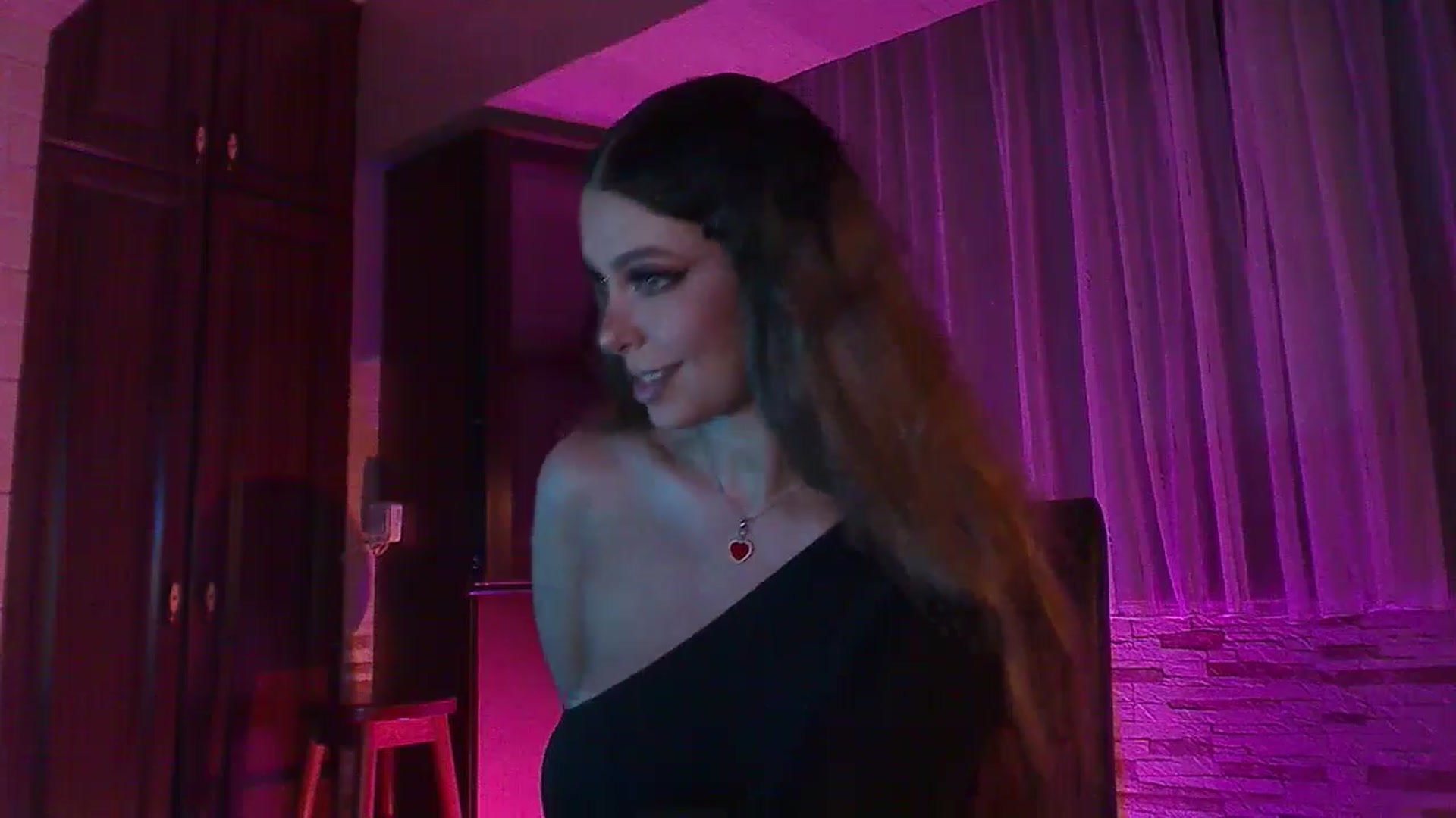 Gallery image thumbnail from No_bo_dy's myfreecams stream on, 07/21/2024, 23:09 image 2 of 20