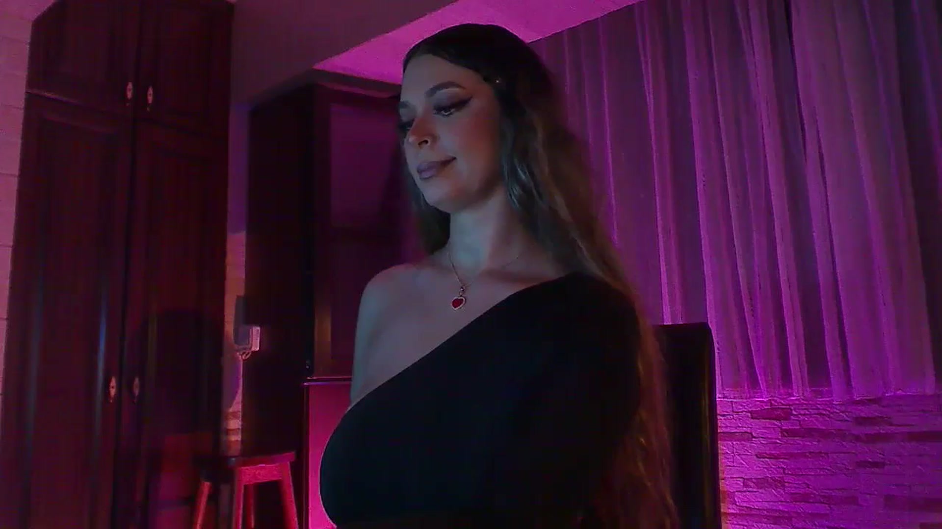 Gallery image thumbnail from No_bo_dy's myfreecams stream on, 07/21/2024, 23:09 image 18 of 20