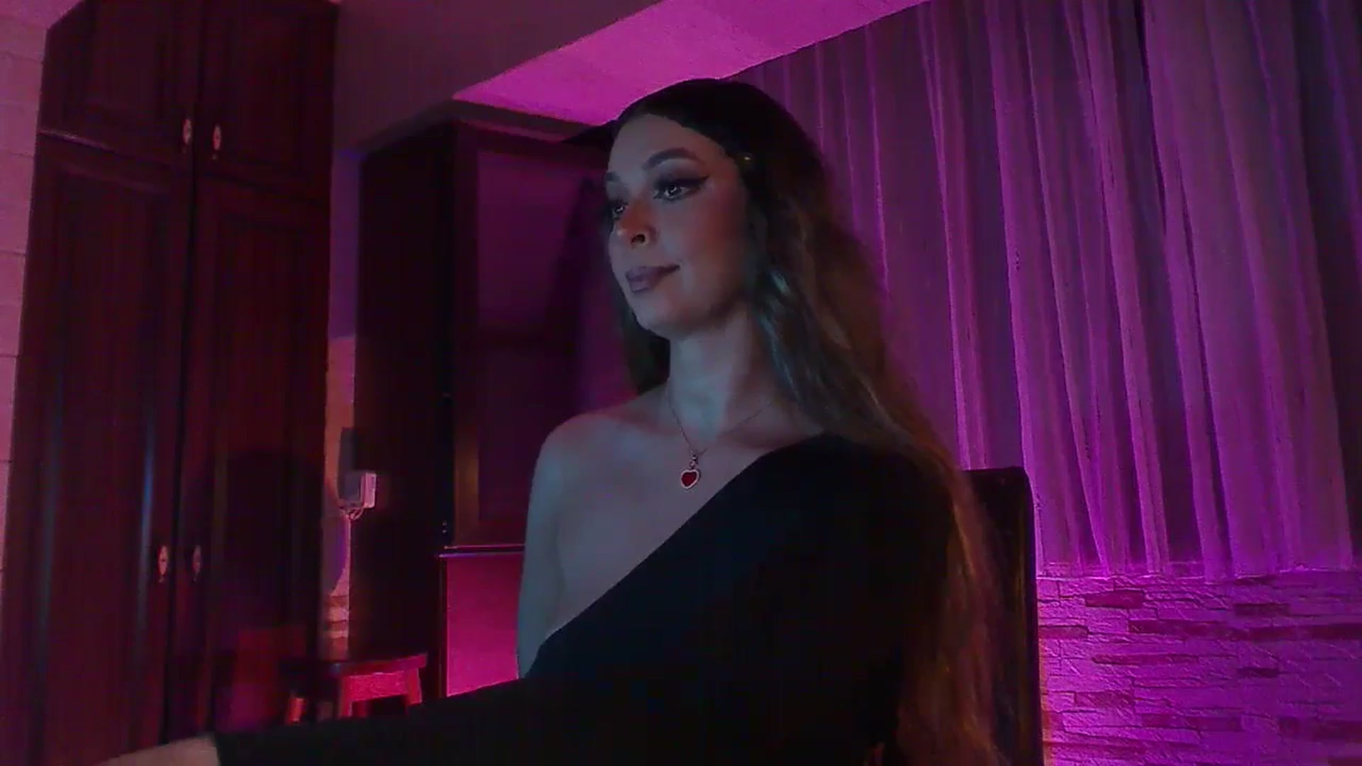 Gallery image thumbnail from No_bo_dy's myfreecams stream on, 07/21/2024, 23:09 image 19 of 20