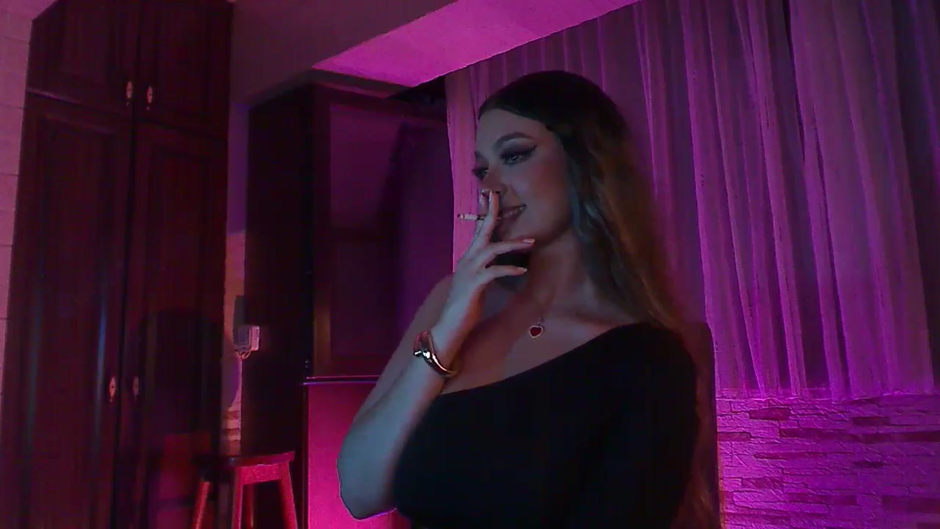 Gallery image thumbnail from No_bo_dy's myfreecams stream on, 07/21/2024, 23:09 image 7 of 20